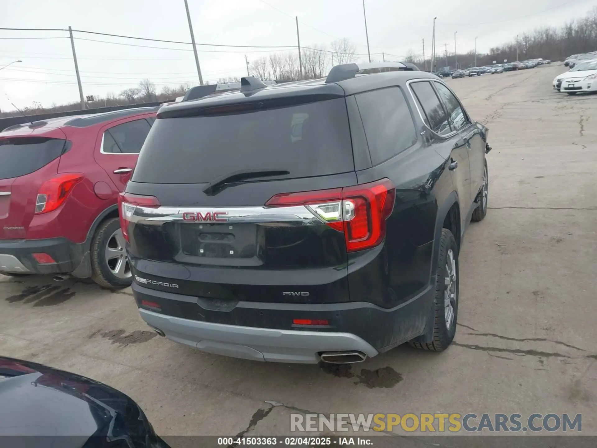 17 Photograph of a damaged car 1GKKNULS9LZ160798 GMC ACADIA 2020