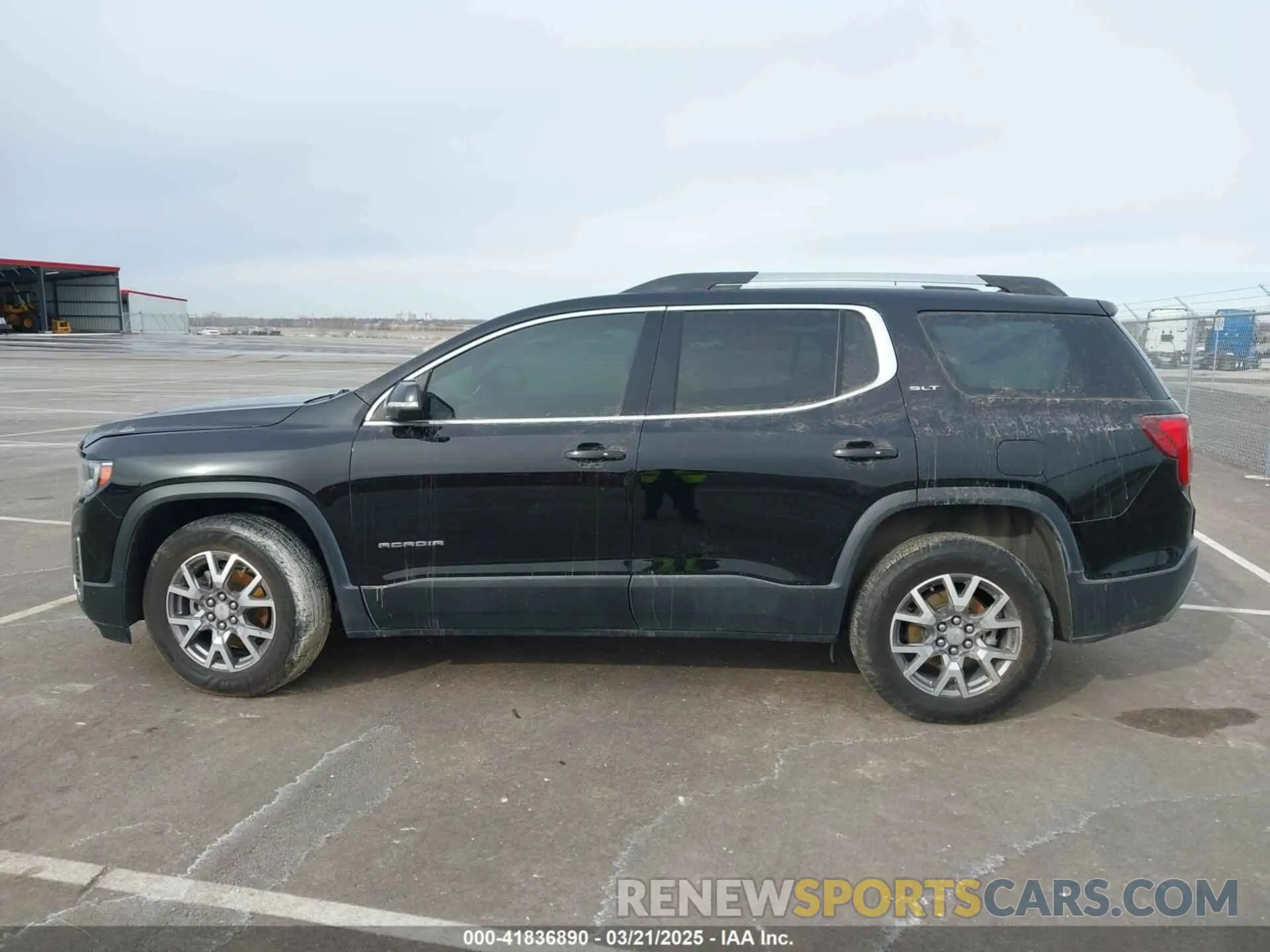 13 Photograph of a damaged car 1GKKNULSXLZ232009 GMC ACADIA 2020