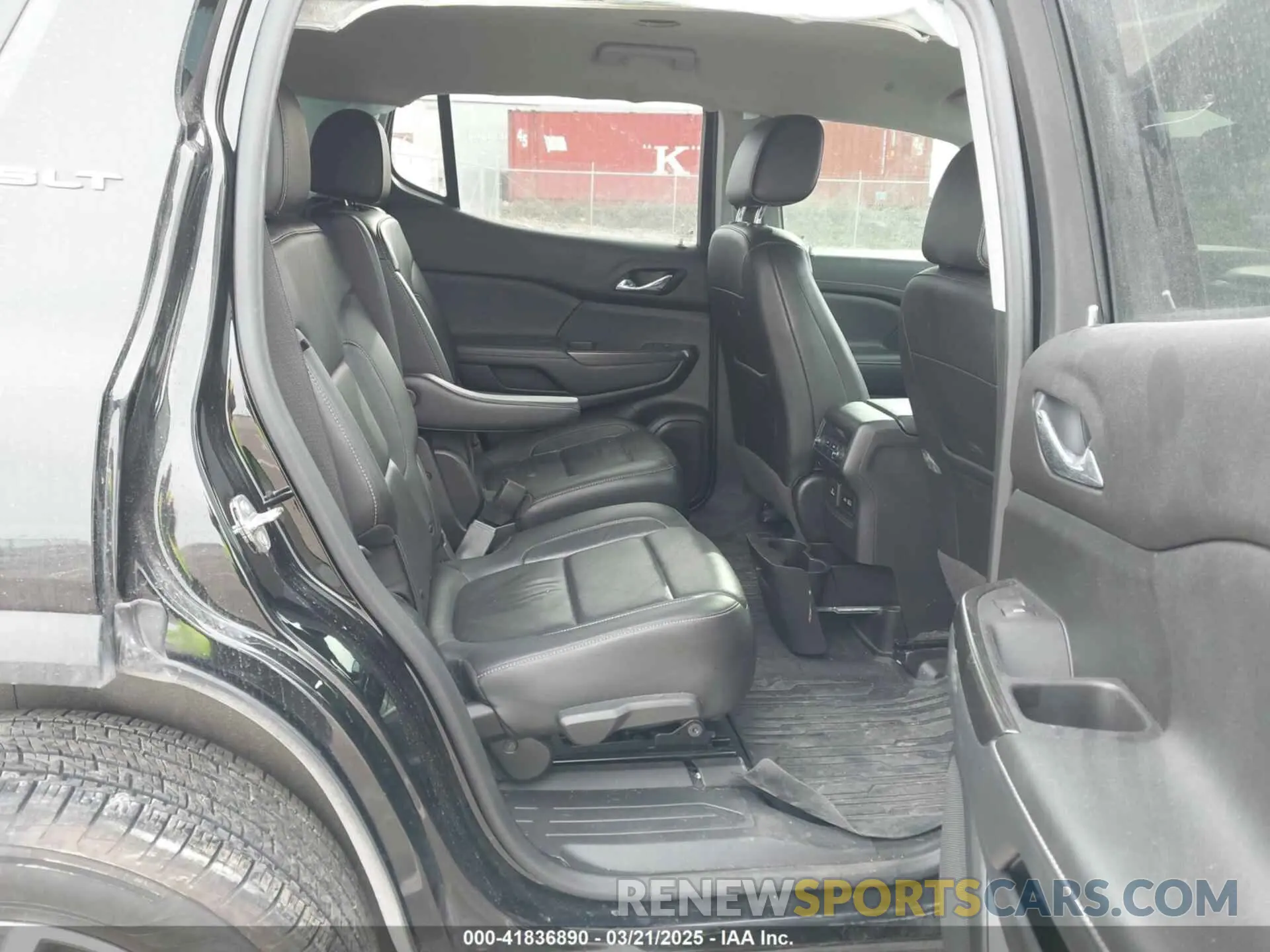 8 Photograph of a damaged car 1GKKNULSXLZ232009 GMC ACADIA 2020
