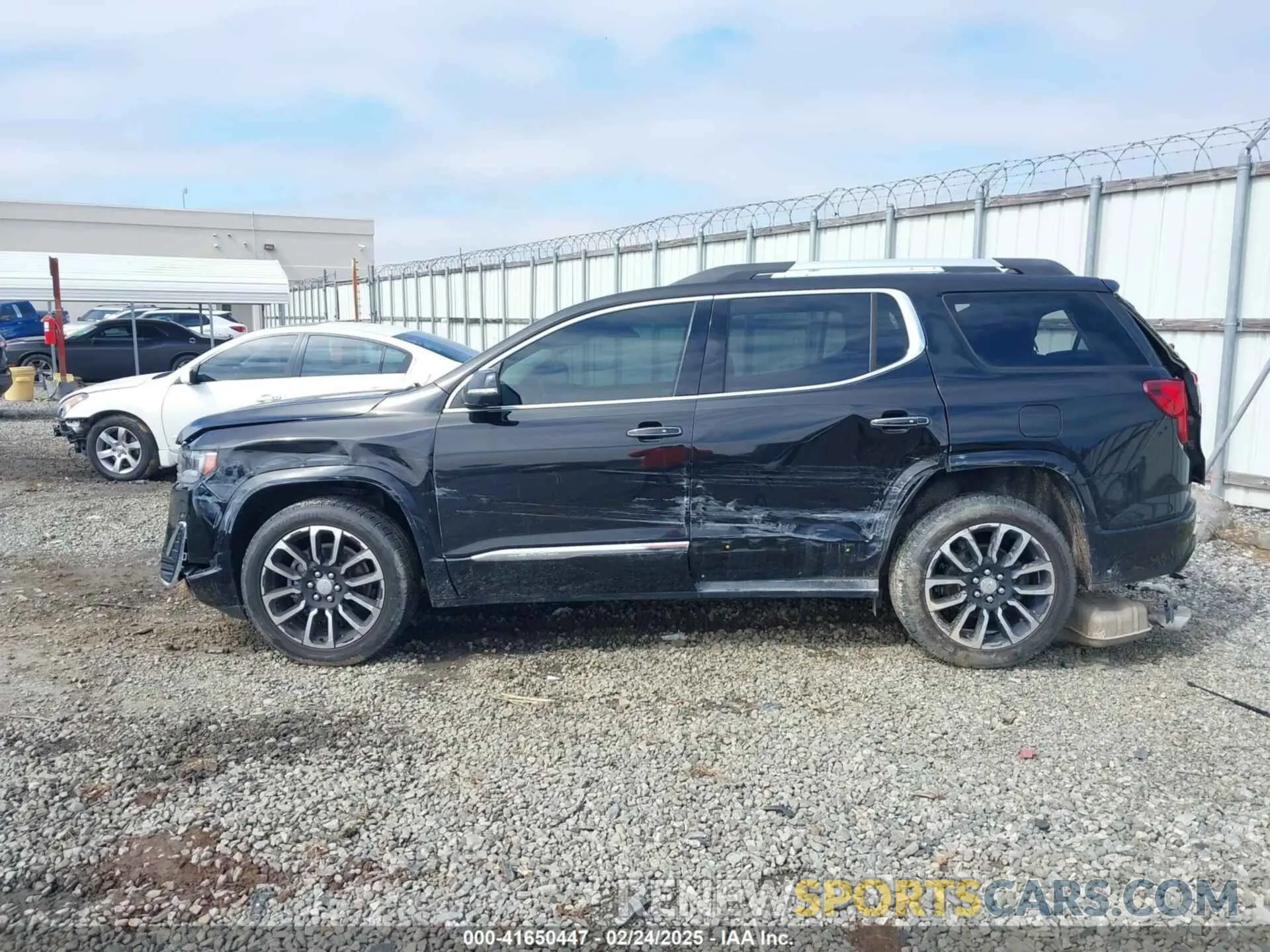 14 Photograph of a damaged car 1GKKNXLS0LZ114519 GMC ACADIA 2020