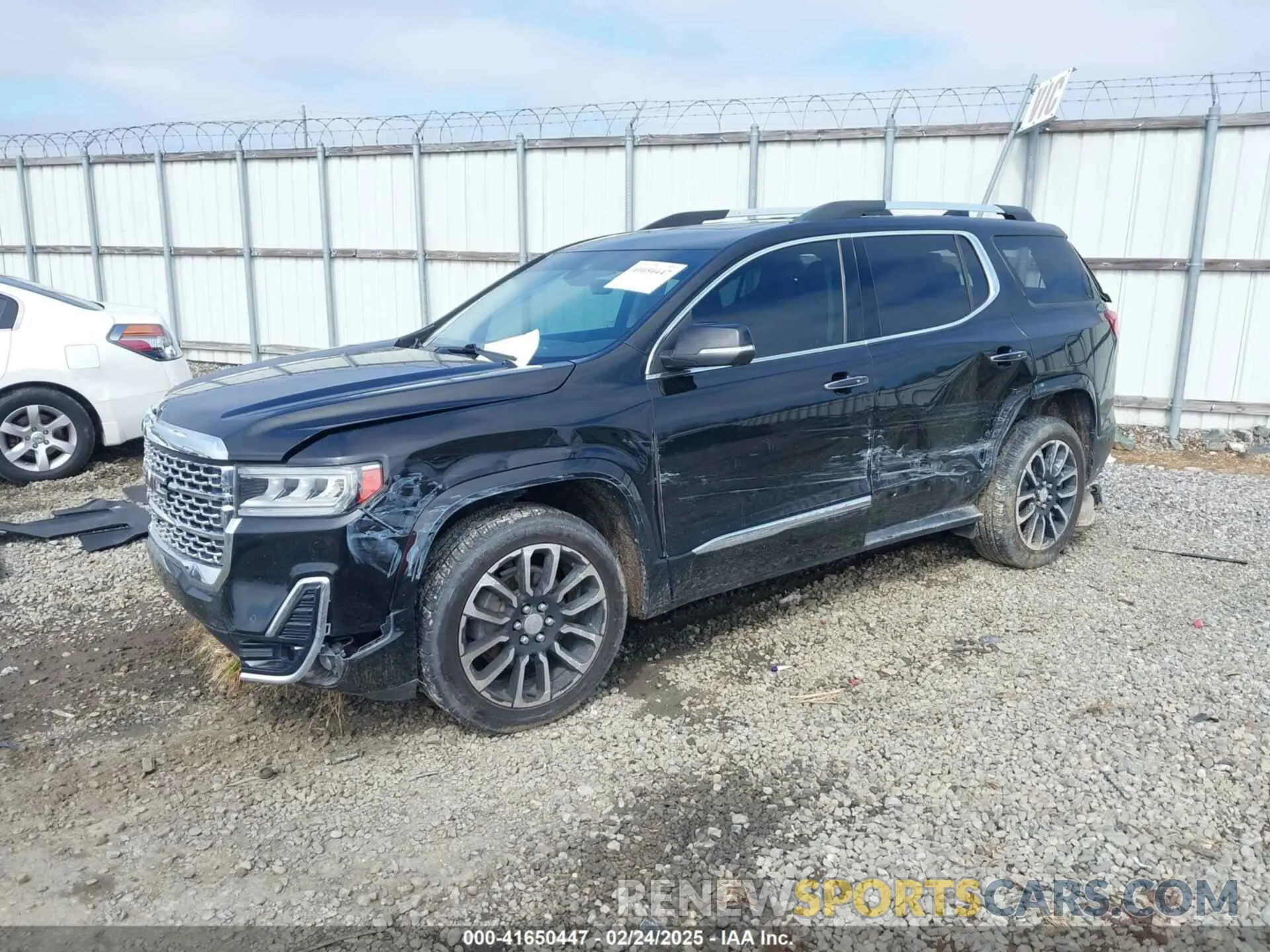 2 Photograph of a damaged car 1GKKNXLS0LZ114519 GMC ACADIA 2020