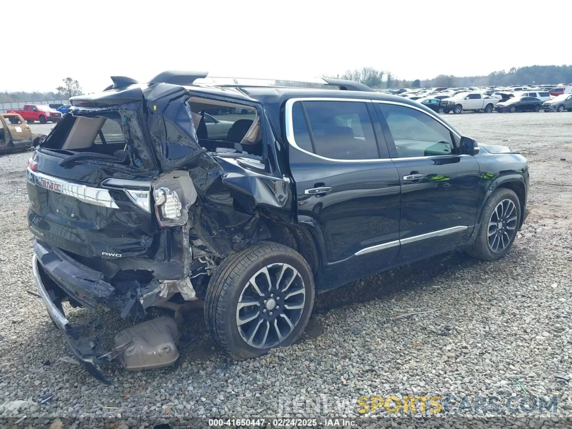 4 Photograph of a damaged car 1GKKNXLS0LZ114519 GMC ACADIA 2020