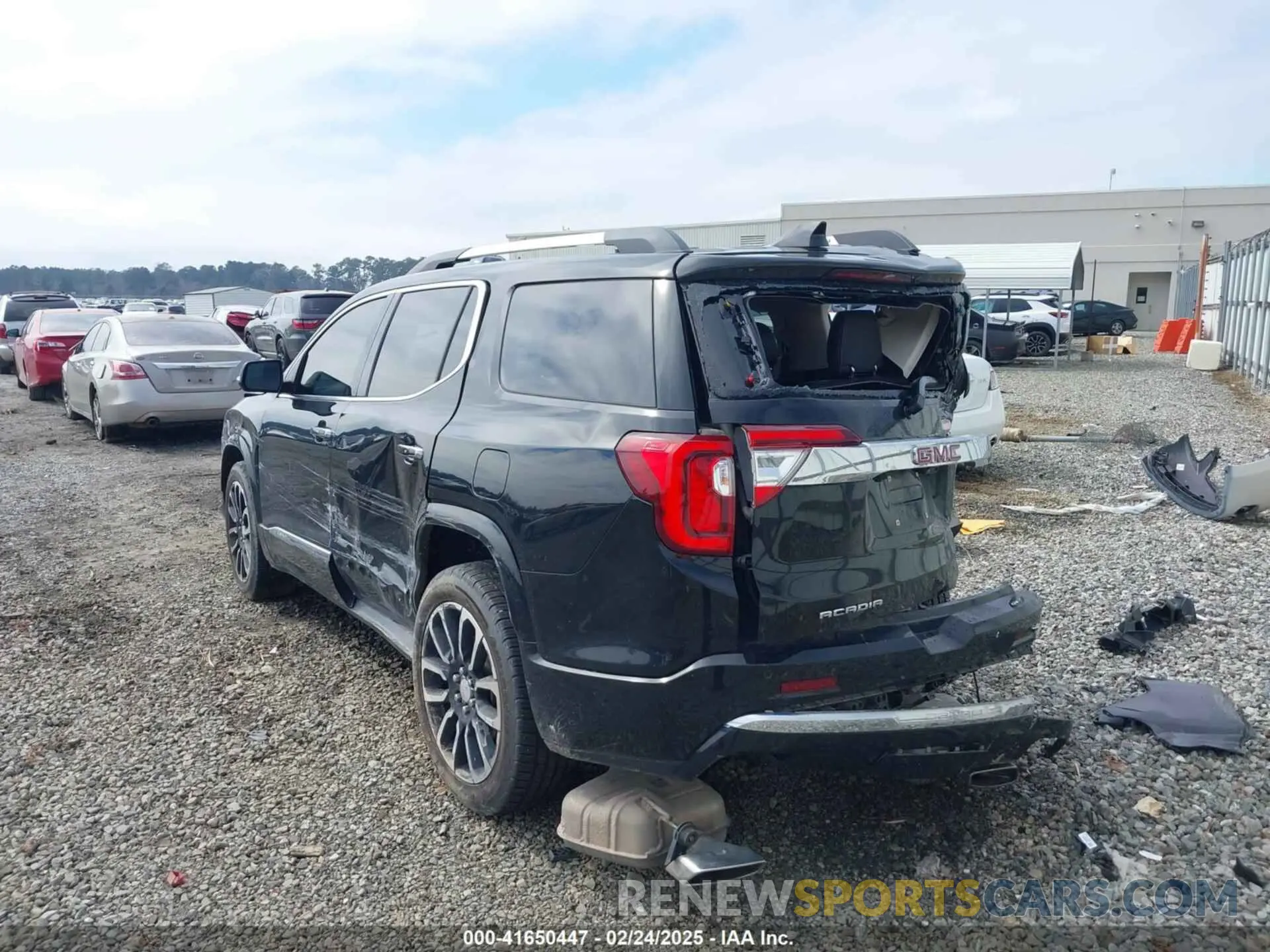 6 Photograph of a damaged car 1GKKNXLS0LZ114519 GMC ACADIA 2020