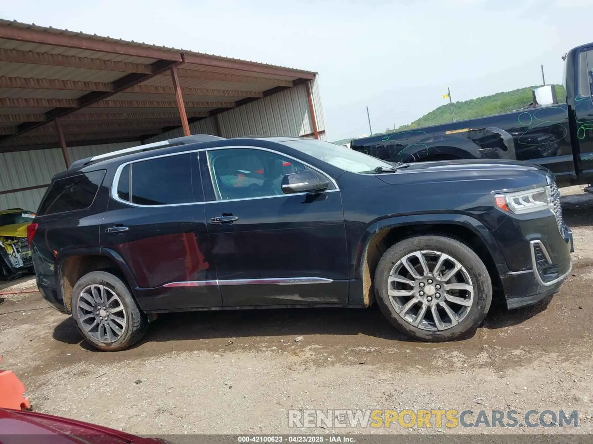 13 Photograph of a damaged car 1GKKNXLS4LZ113406 GMC ACADIA 2020