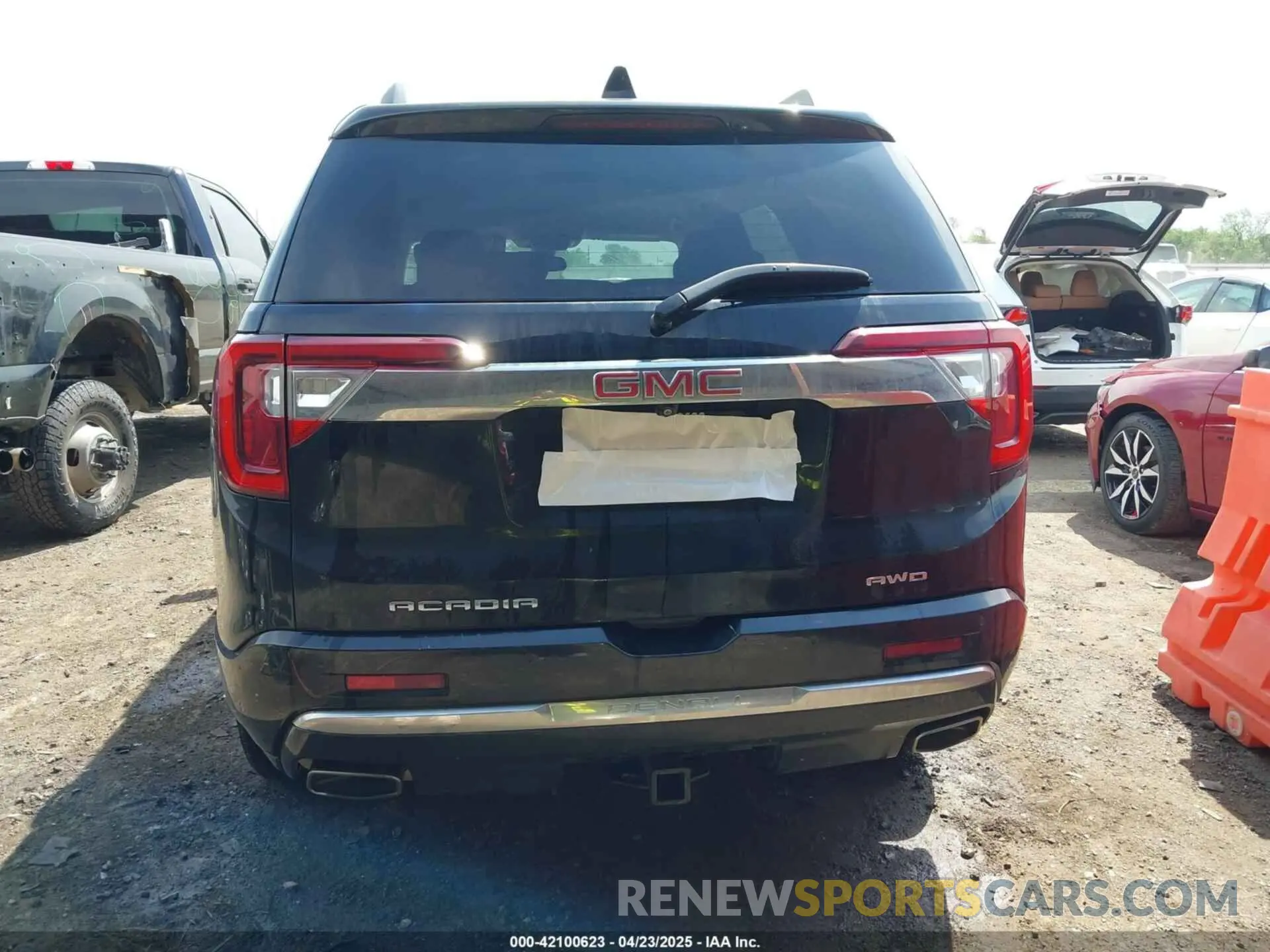 16 Photograph of a damaged car 1GKKNXLS4LZ113406 GMC ACADIA 2020