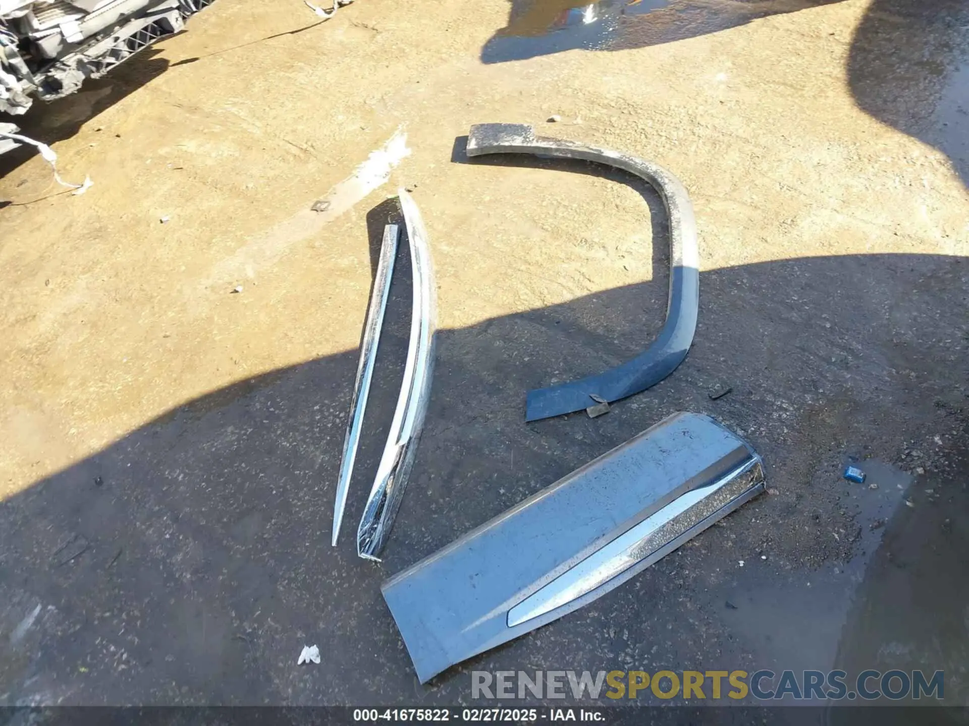 12 Photograph of a damaged car 1GKKNXLS4LZ224196 GMC ACADIA 2020