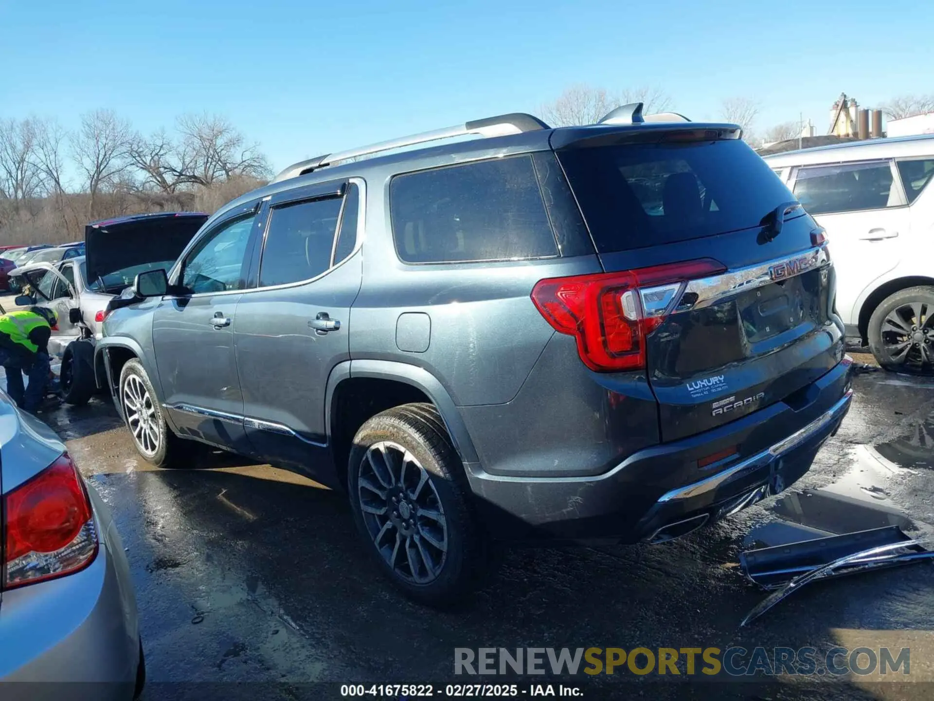 3 Photograph of a damaged car 1GKKNXLS4LZ224196 GMC ACADIA 2020