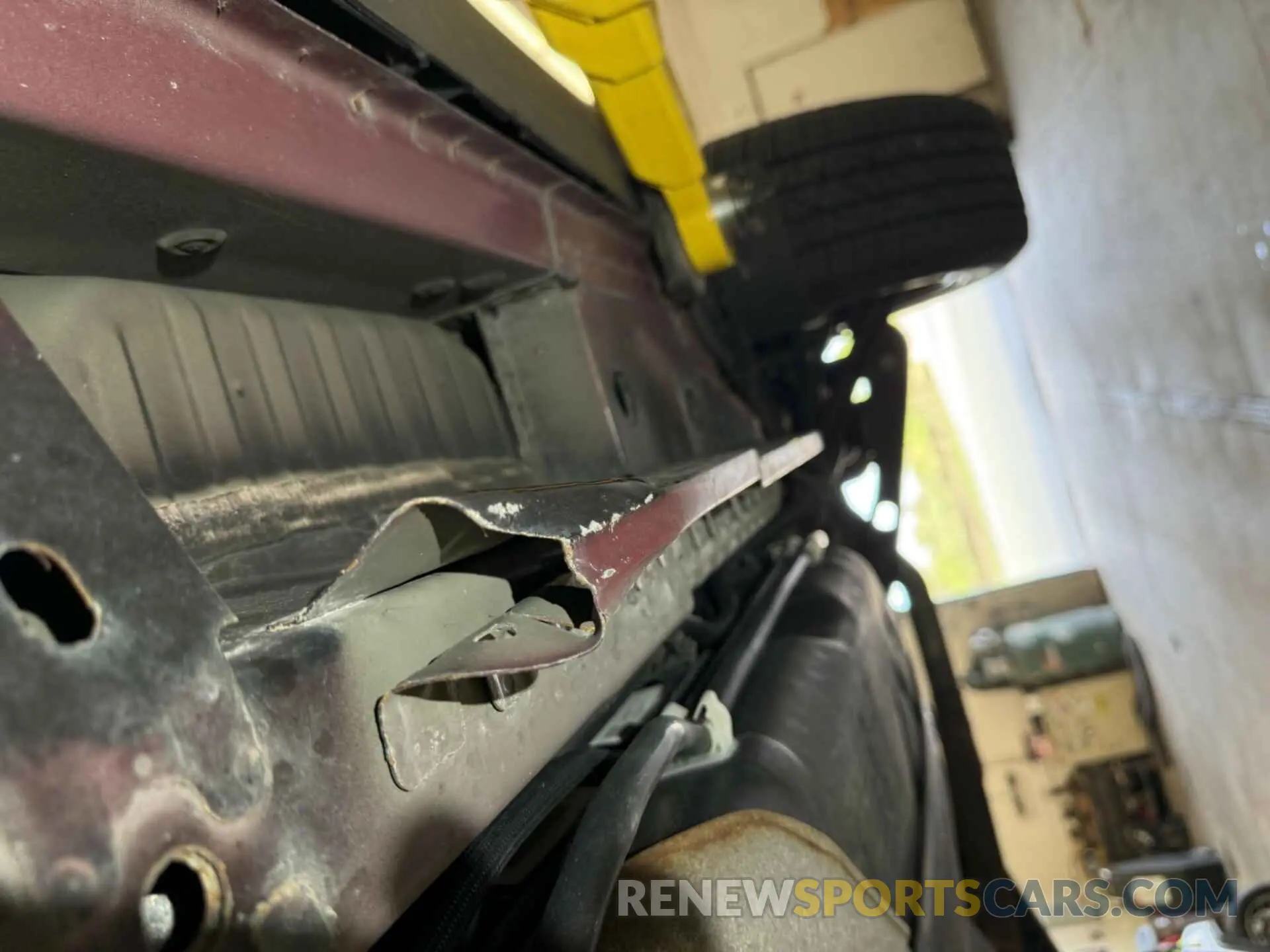 3 Photograph of a damaged car 1GKKNXLS5LZ204457 GMC ACADIA 2020