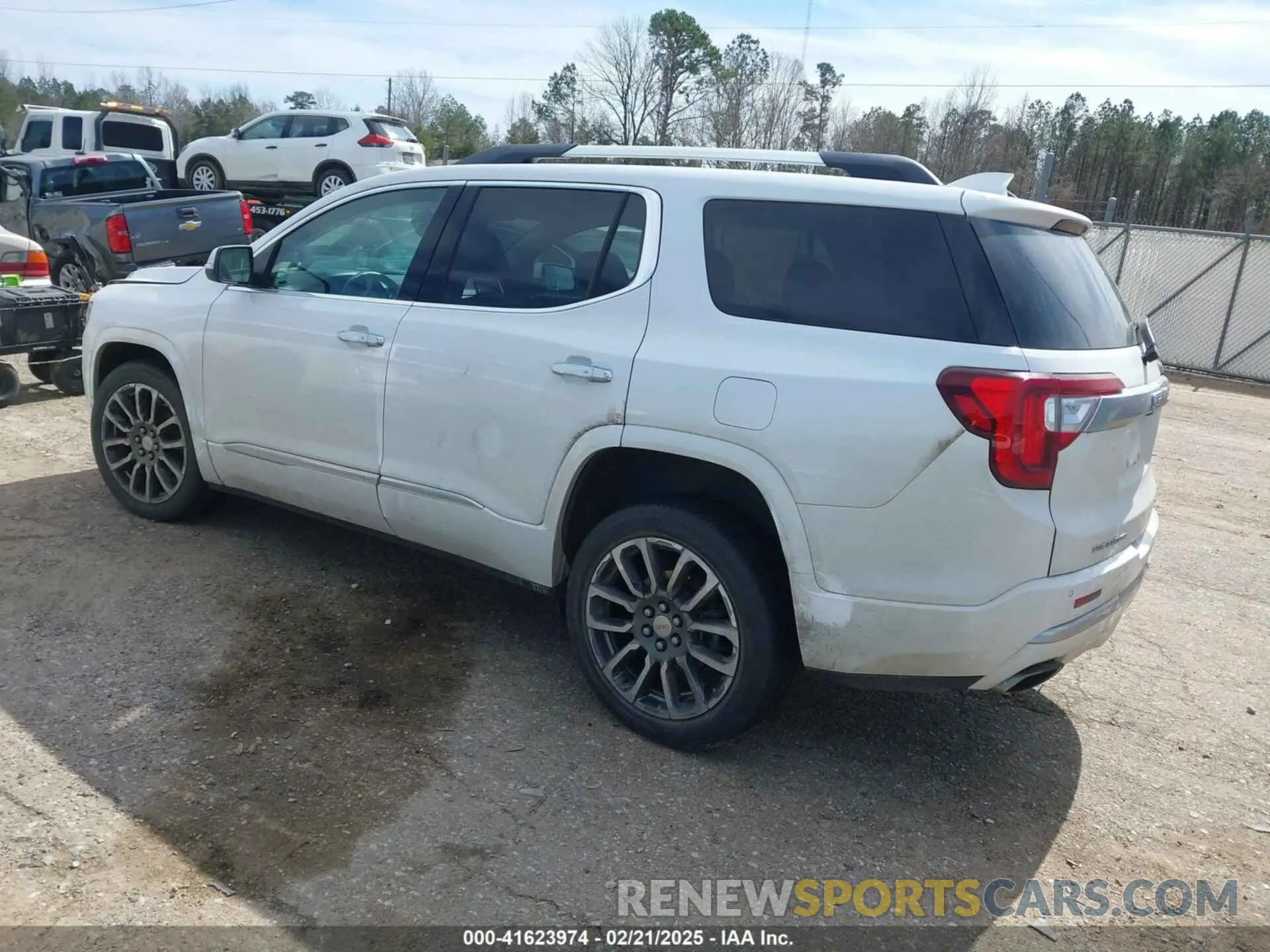 3 Photograph of a damaged car 1GKKNXLS7LZ112041 GMC ACADIA 2020