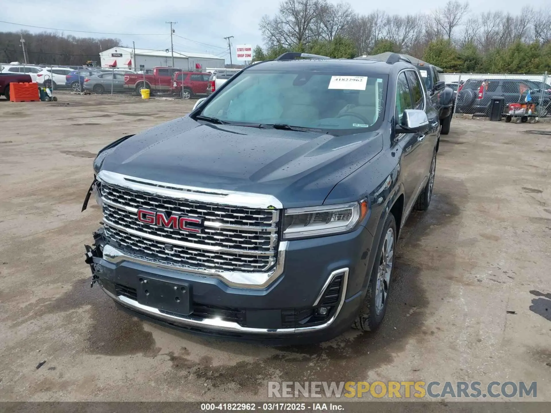 2 Photograph of a damaged car 1GKKNXLS8LZ216800 GMC ACADIA 2020
