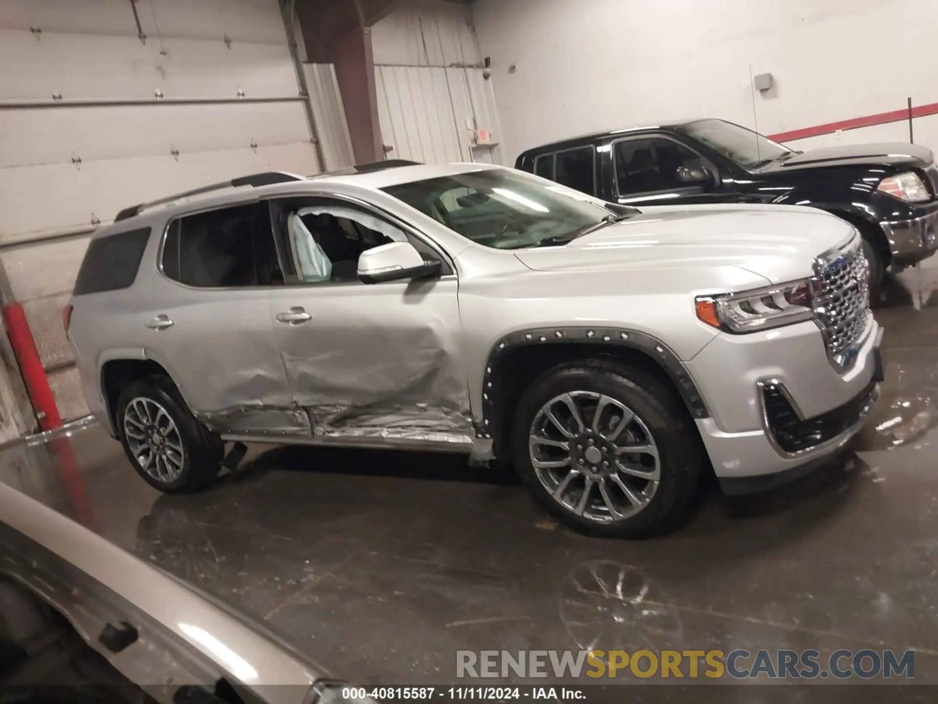 14 Photograph of a damaged car 1GKKNXLS9LZ215459 GMC ACADIA 2020