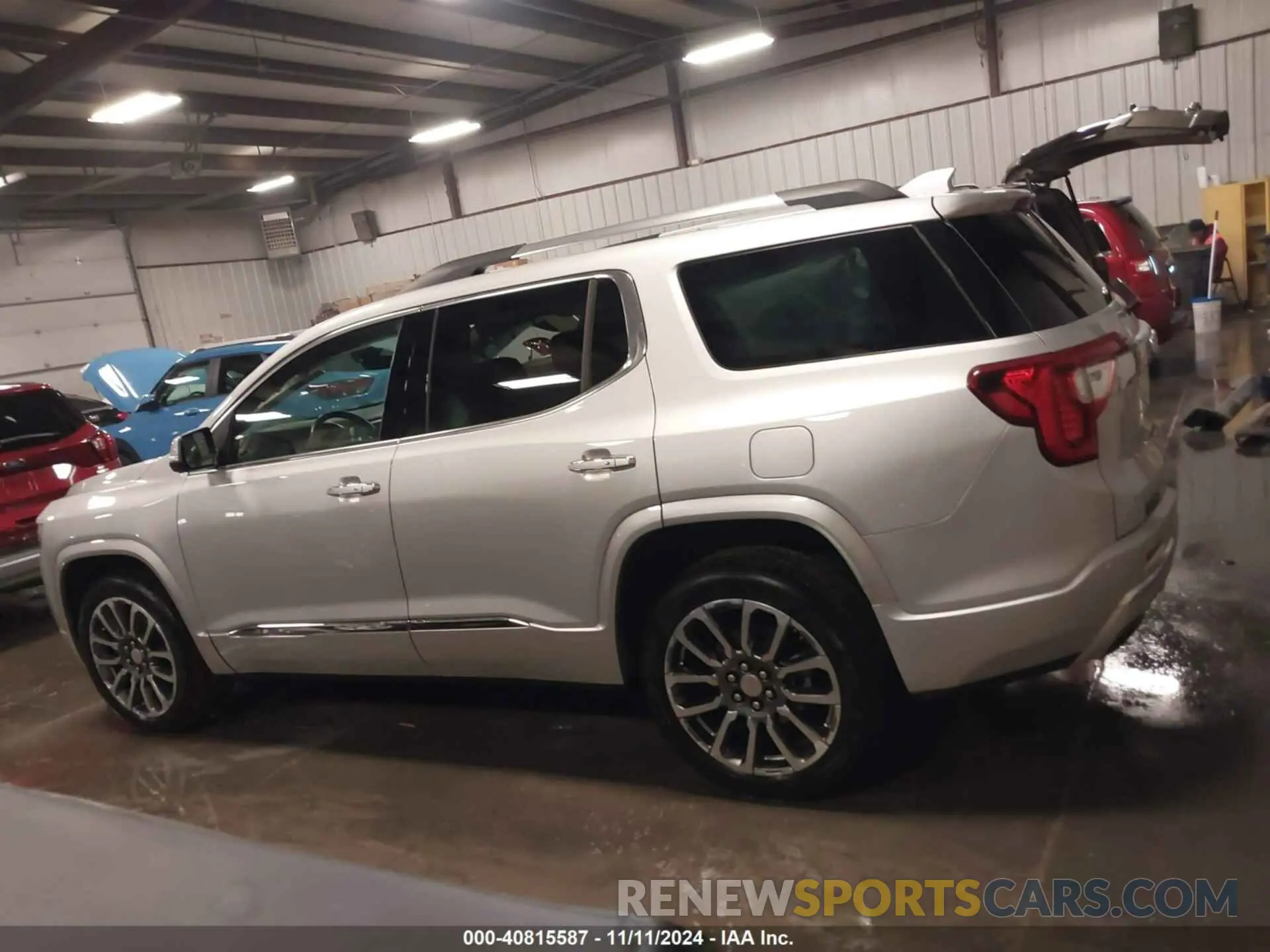 15 Photograph of a damaged car 1GKKNXLS9LZ215459 GMC ACADIA 2020