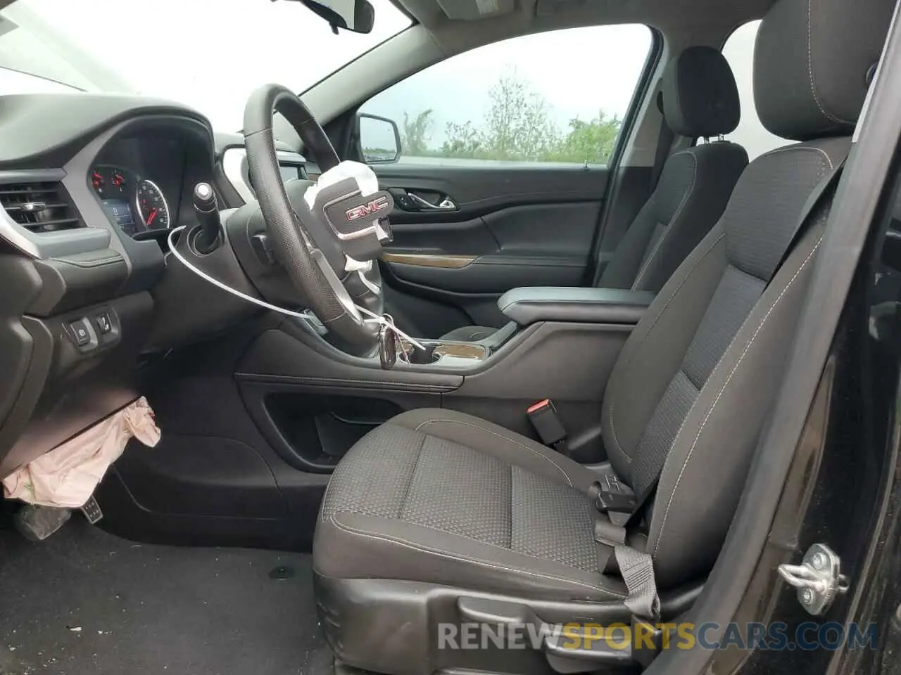 7 Photograph of a damaged car 1GKKNKLA1MZ120759 GMC ACADIA 2021