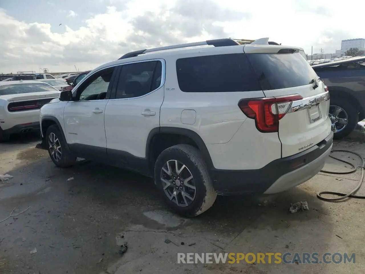 2 Photograph of a damaged car 1GKKNKLA1MZ132040 GMC ACADIA 2021