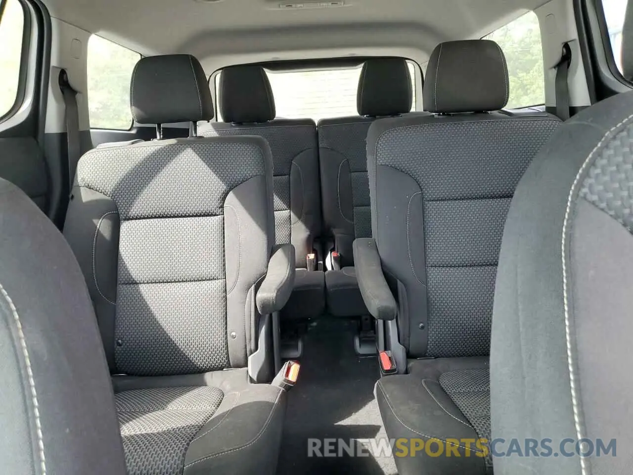 10 Photograph of a damaged car 1GKKNKLA1MZ171663 GMC ACADIA 2021