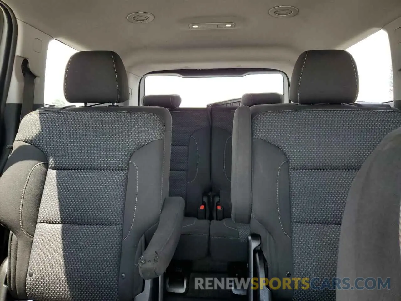 10 Photograph of a damaged car 1GKKNKLA2MZ139157 GMC ACADIA 2021