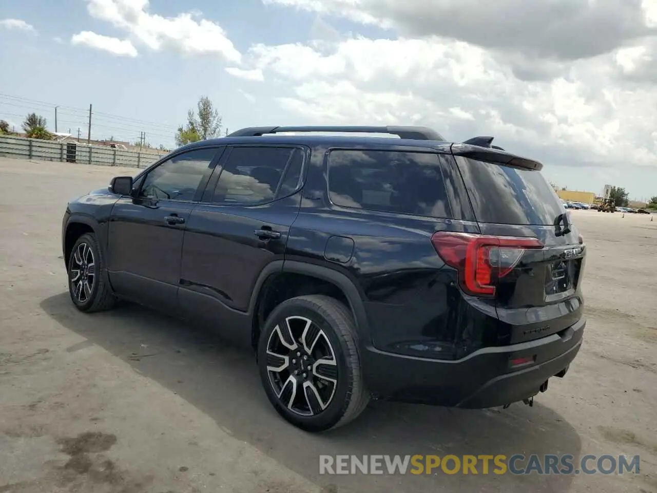 2 Photograph of a damaged car 1GKKNKLA2MZ139157 GMC ACADIA 2021
