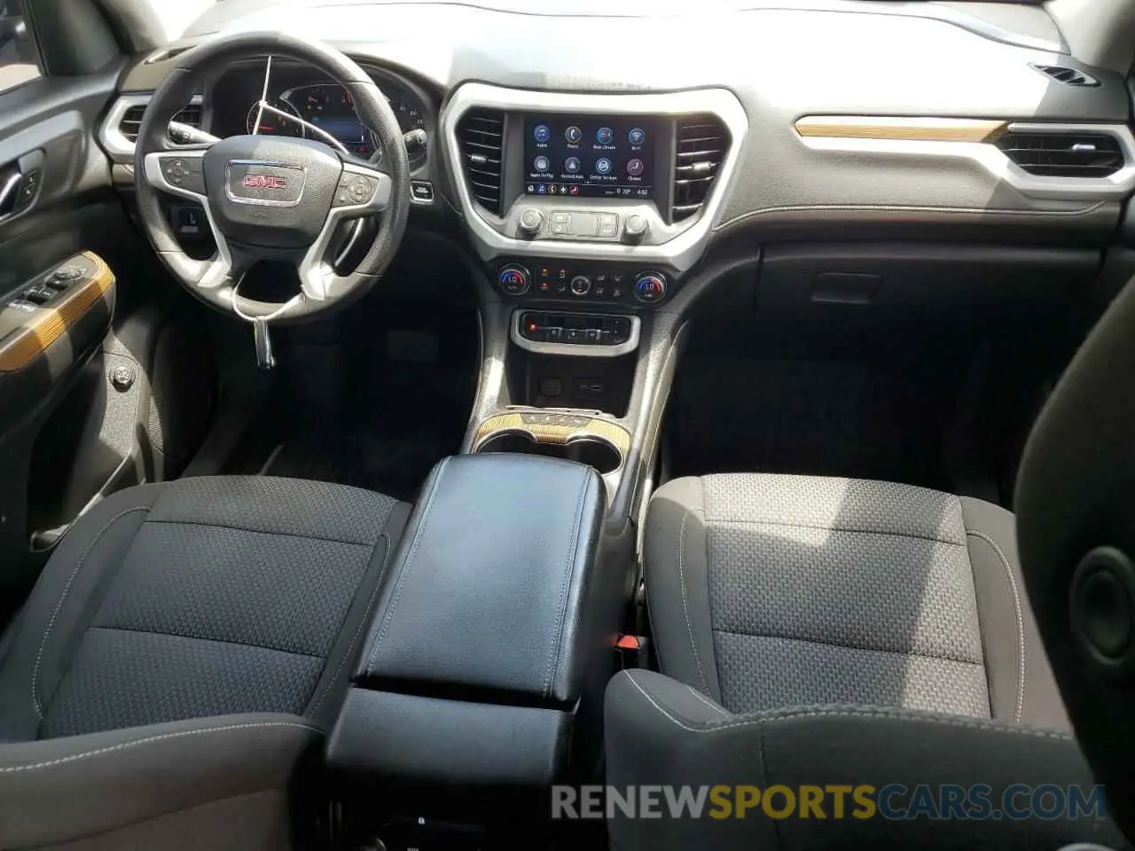 8 Photograph of a damaged car 1GKKNKLA2MZ139157 GMC ACADIA 2021
