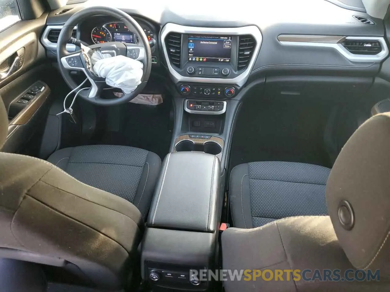 8 Photograph of a damaged car 1GKKNKLA2MZ148828 GMC ACADIA 2021