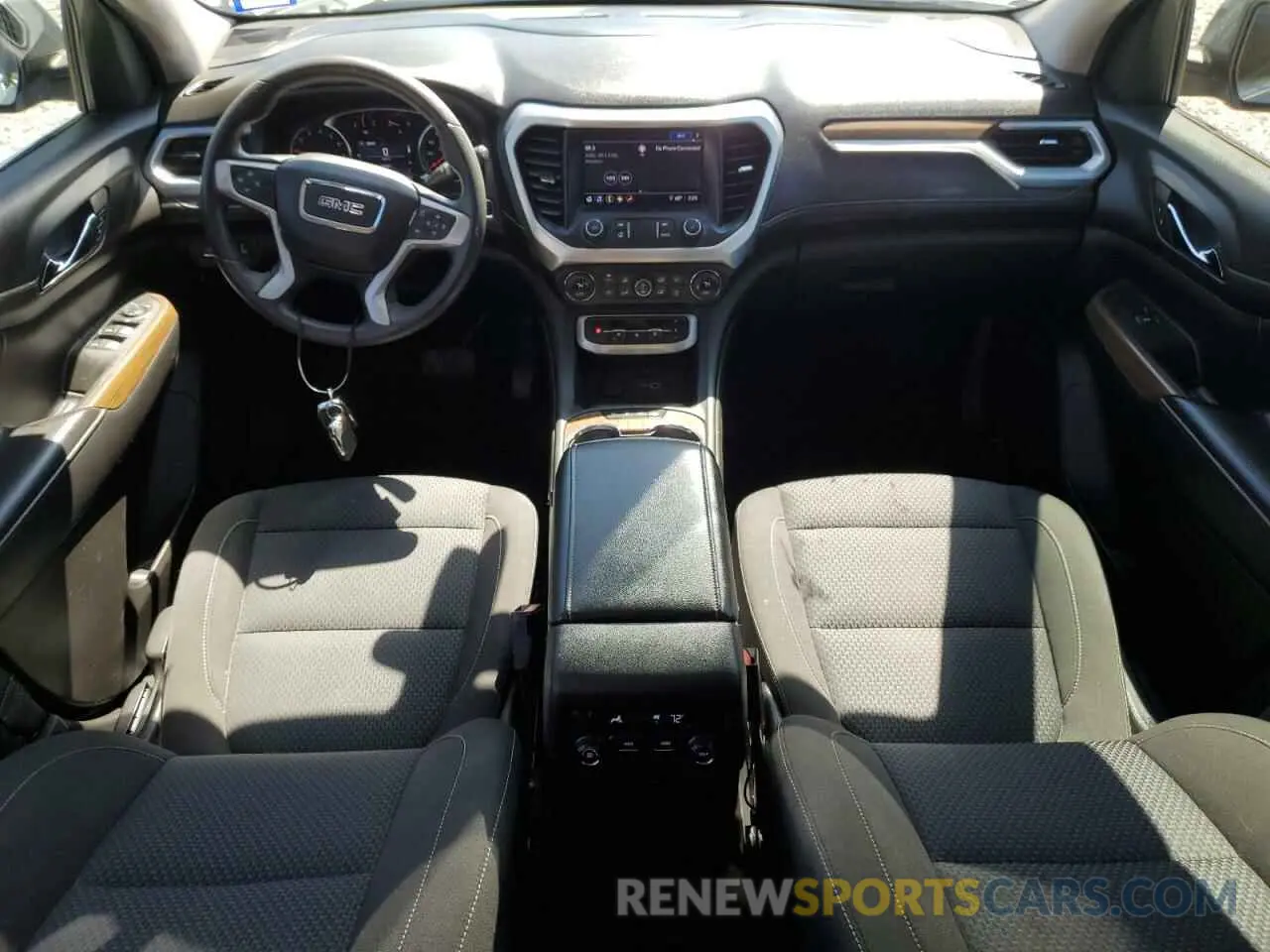 8 Photograph of a damaged car 1GKKNKLA2MZ166553 GMC ACADIA 2021