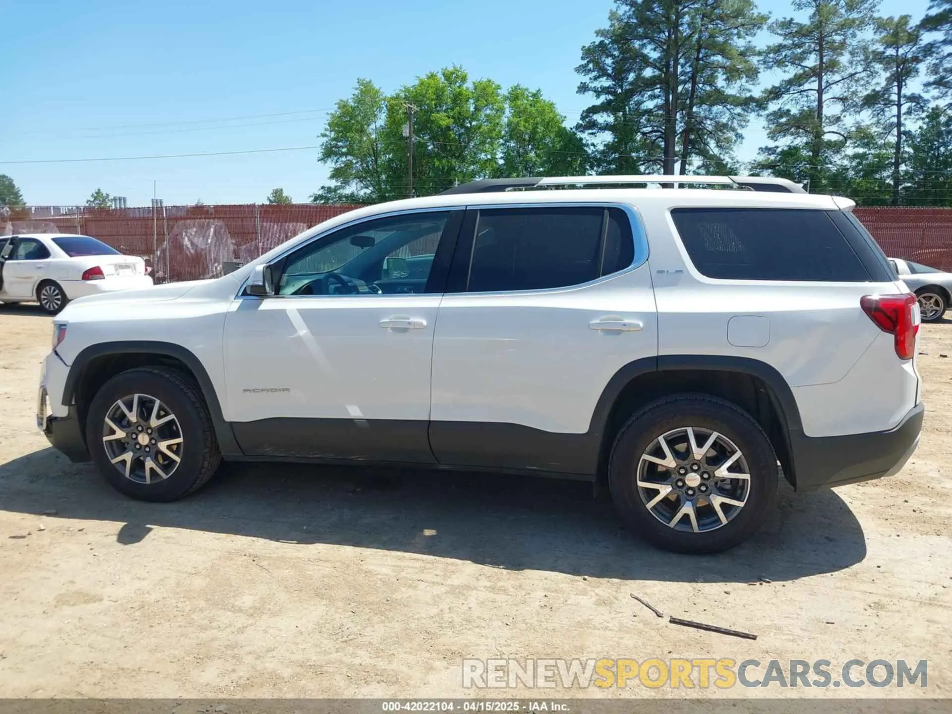 15 Photograph of a damaged car 1GKKNKLA3MZ157411 GMC ACADIA 2021