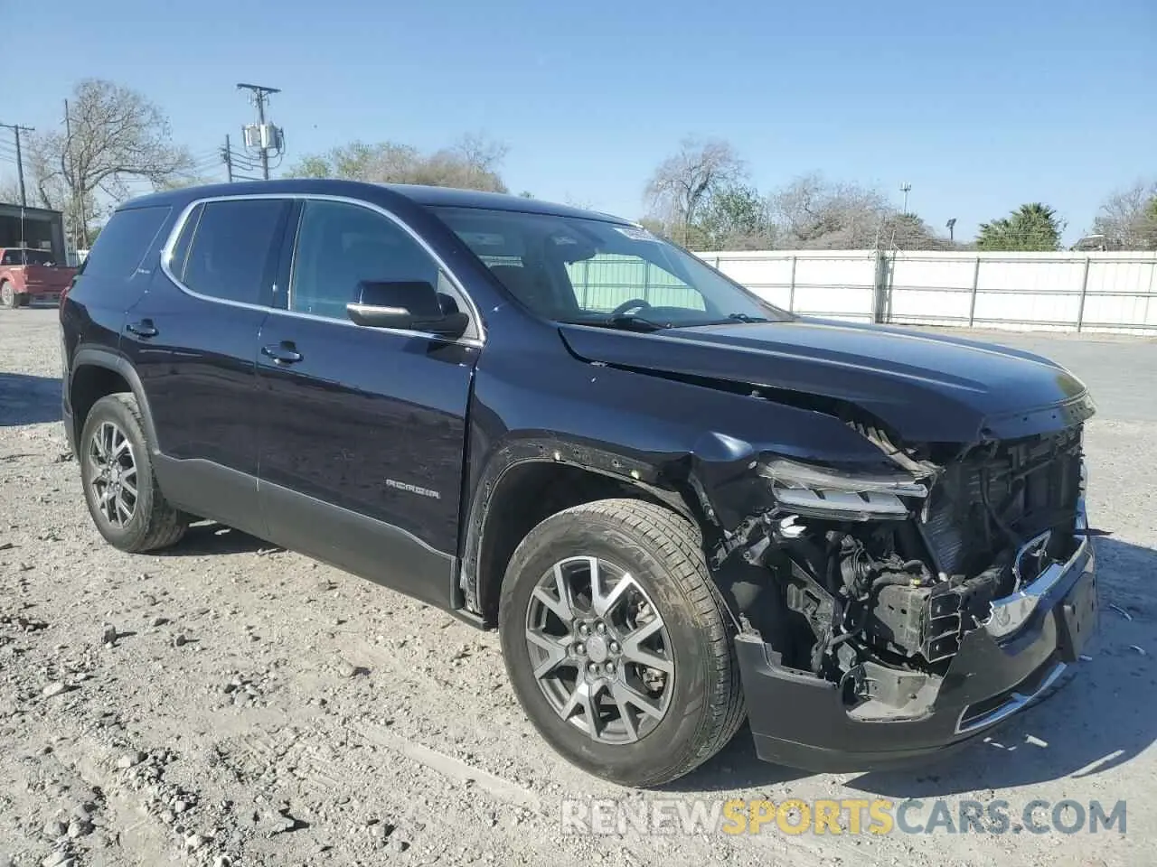 4 Photograph of a damaged car 1GKKNKLA4MZ162407 GMC ACADIA 2021