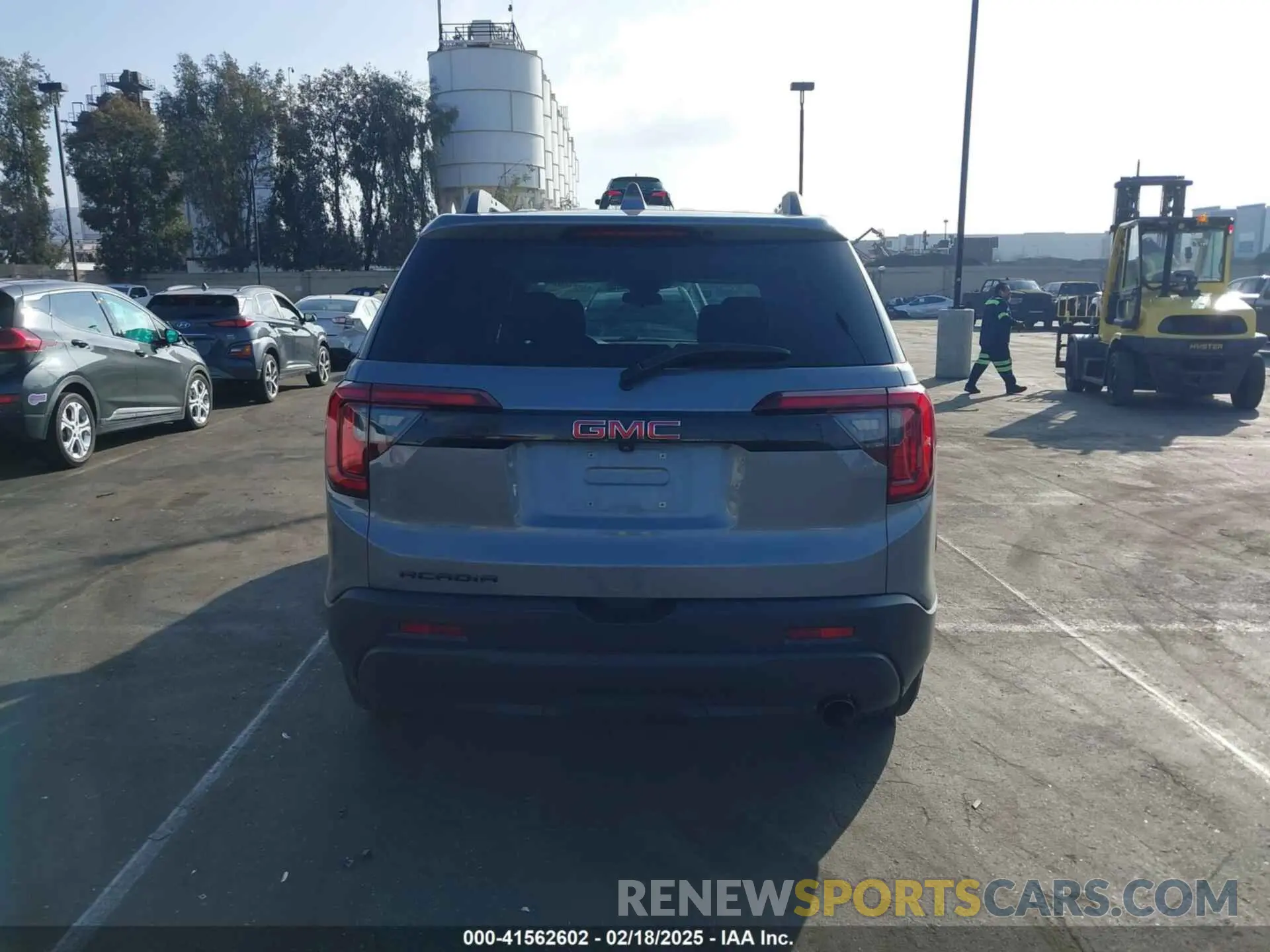 16 Photograph of a damaged car 1GKKNKLA4MZ168921 GMC ACADIA 2021