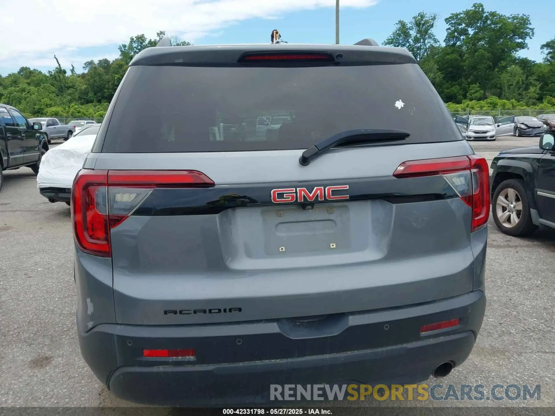 16 Photograph of a damaged car 1GKKNKLA4MZ183807 GMC ACADIA 2021