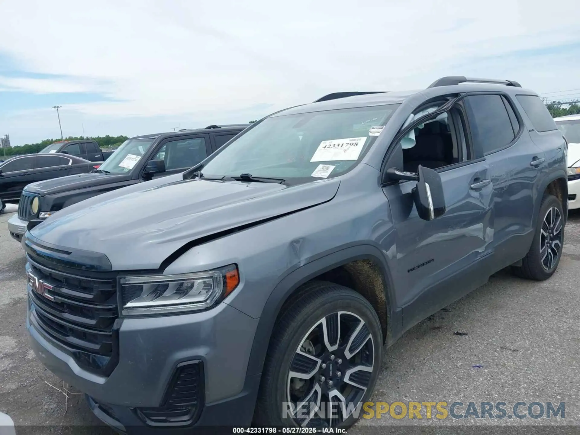 2 Photograph of a damaged car 1GKKNKLA4MZ183807 GMC ACADIA 2021