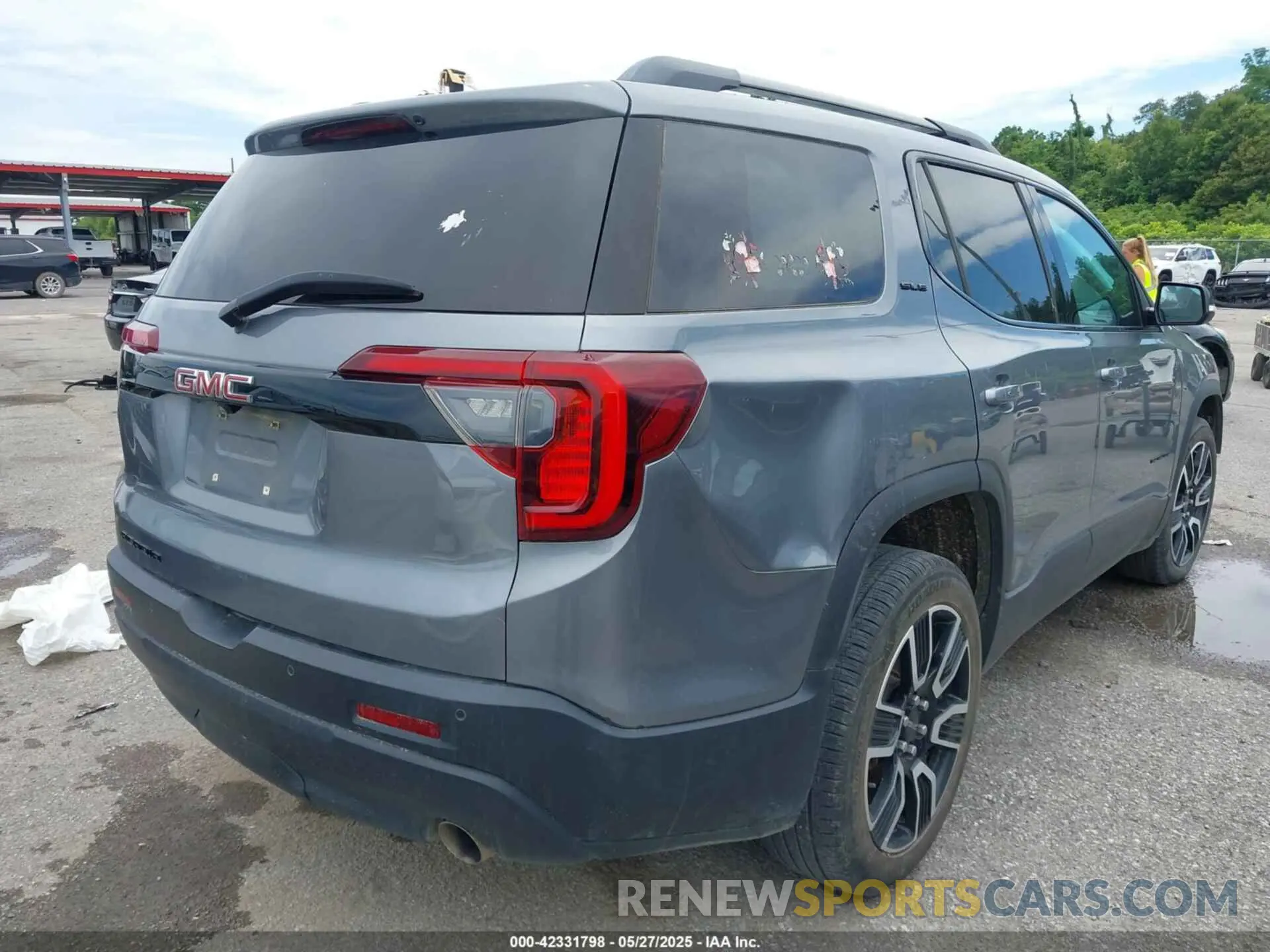 4 Photograph of a damaged car 1GKKNKLA4MZ183807 GMC ACADIA 2021