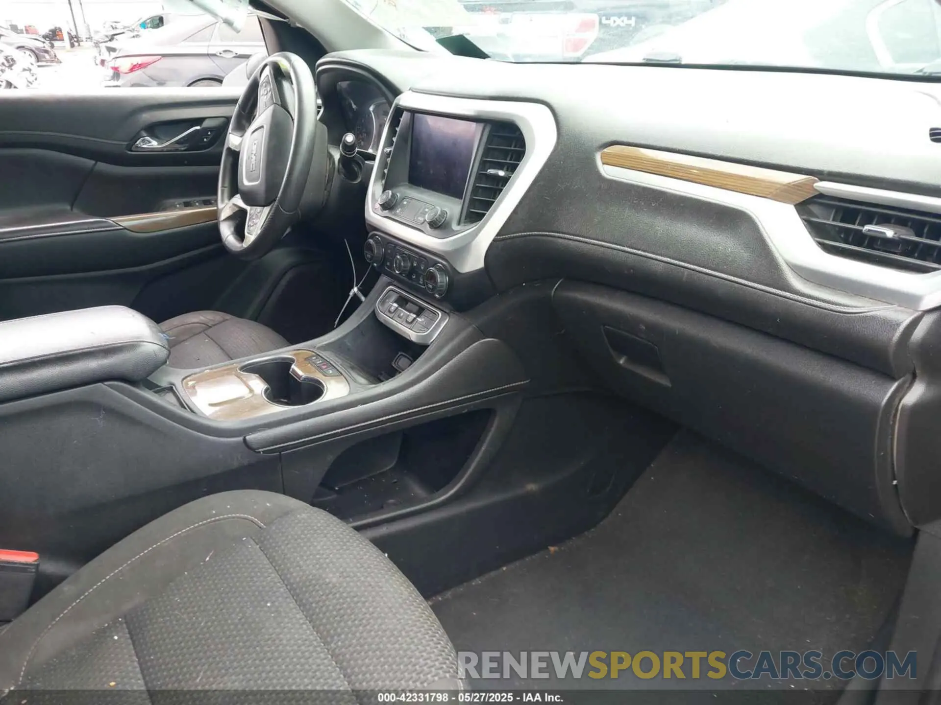 5 Photograph of a damaged car 1GKKNKLA4MZ183807 GMC ACADIA 2021