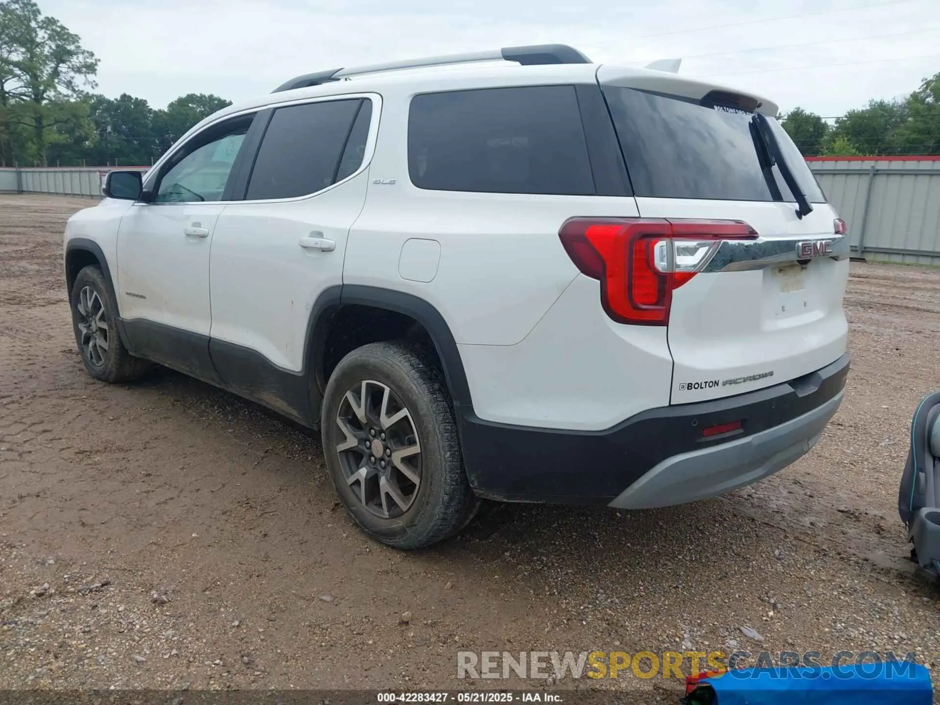 3 Photograph of a damaged car 1GKKNKLA4MZ205899 GMC ACADIA 2021
