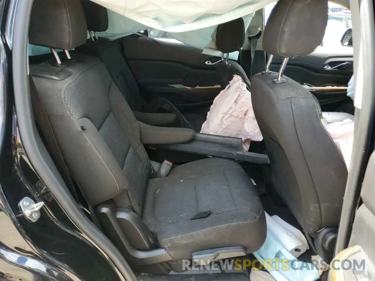 11 Photograph of a damaged car 1GKKNKLA6MZ125083 GMC ACADIA 2021