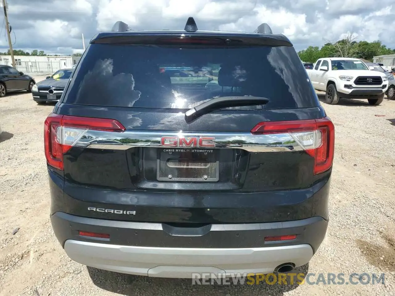 6 Photograph of a damaged car 1GKKNKLA6MZ125083 GMC ACADIA 2021