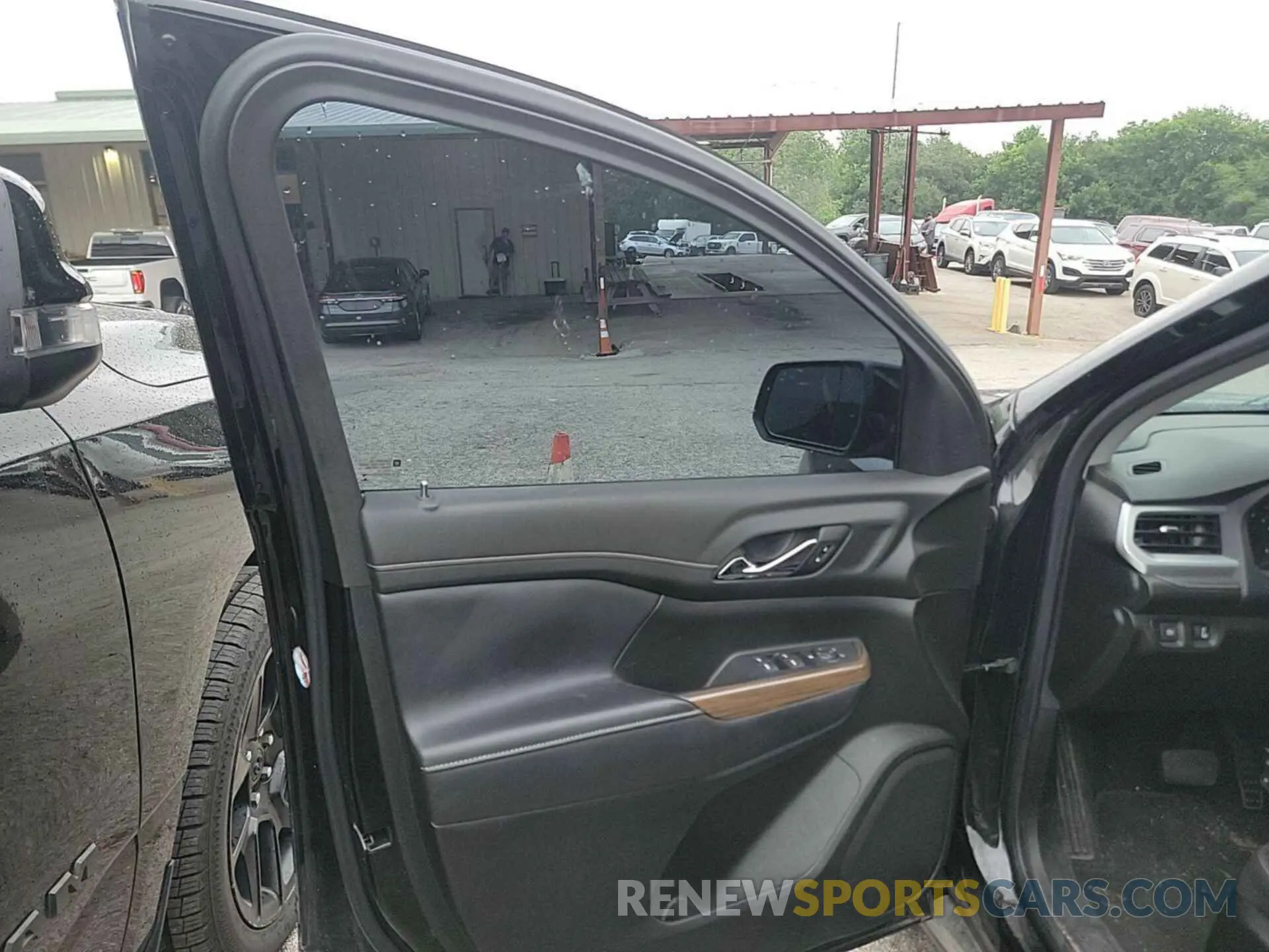 17 Photograph of a damaged car 1GKKNKLA7MZ183087 GMC ACADIA 2021