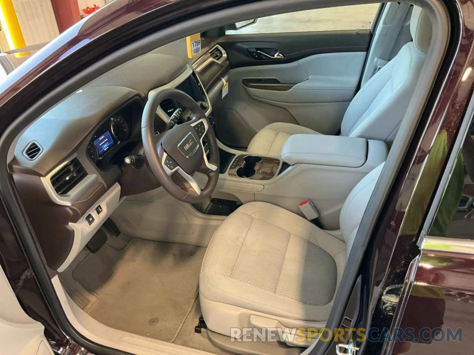 11 Photograph of a damaged car 1GKKNKLA8MZ183177 GMC ACADIA 2021