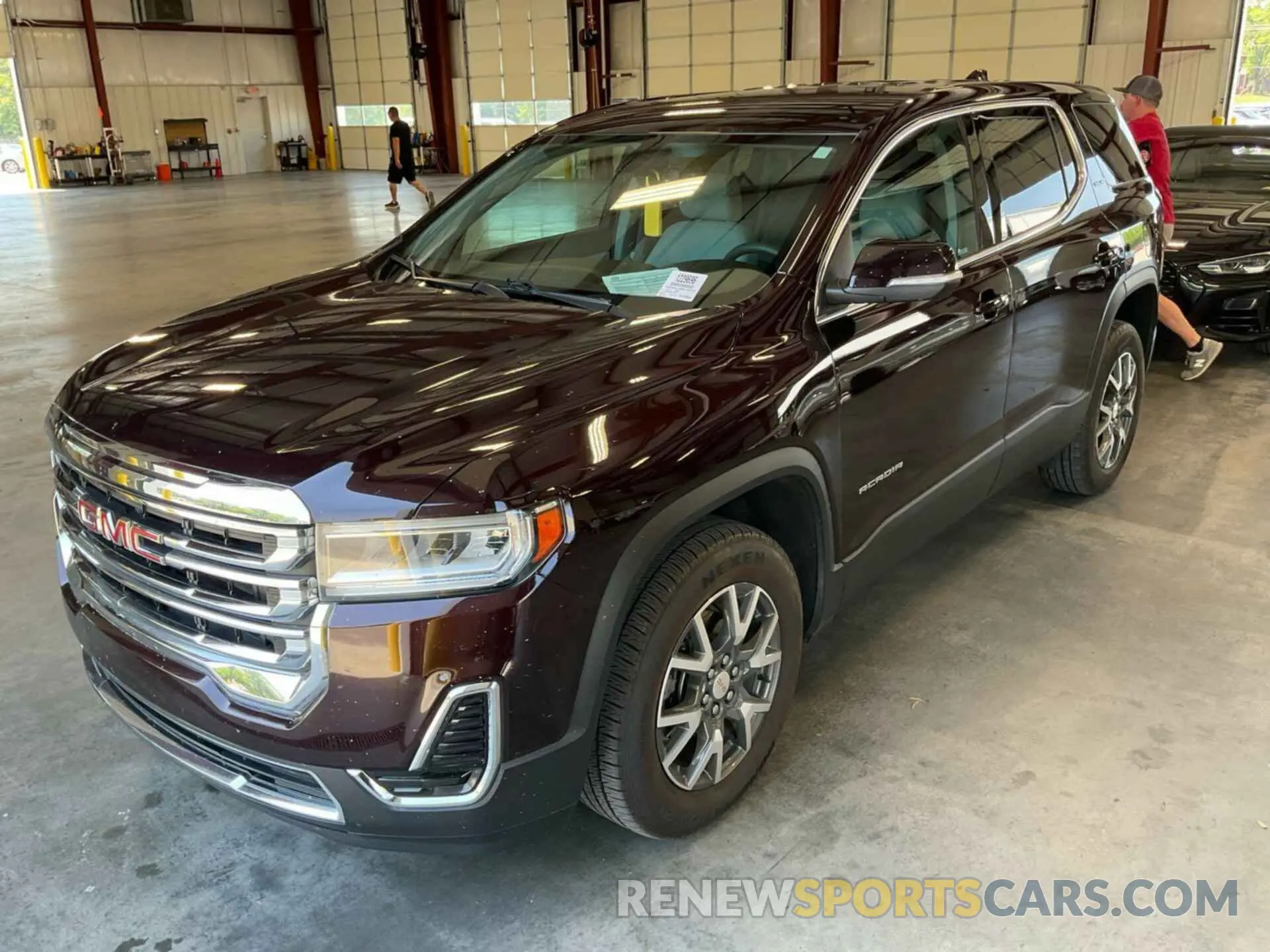 19 Photograph of a damaged car 1GKKNKLA8MZ183177 GMC ACADIA 2021