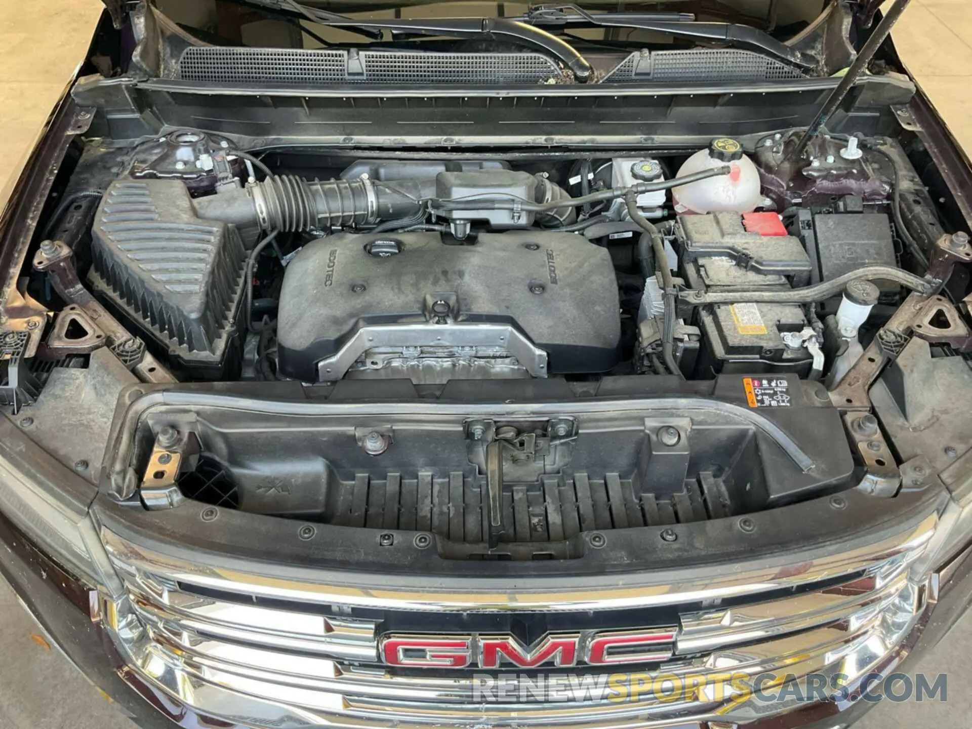 26 Photograph of a damaged car 1GKKNKLA8MZ183177 GMC ACADIA 2021