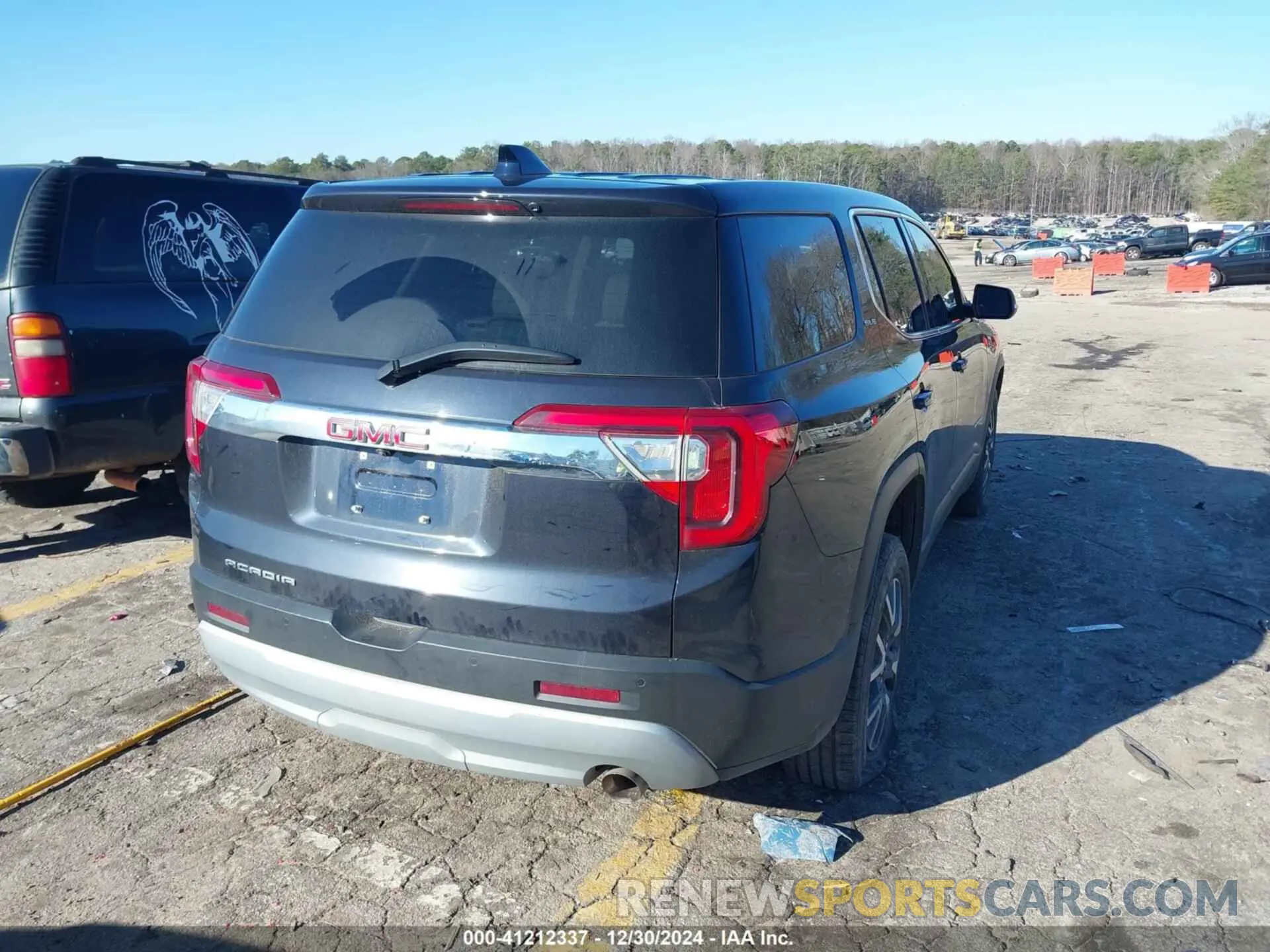 4 Photograph of a damaged car 1GKKNKLA9MZ136112 GMC ACADIA 2021
