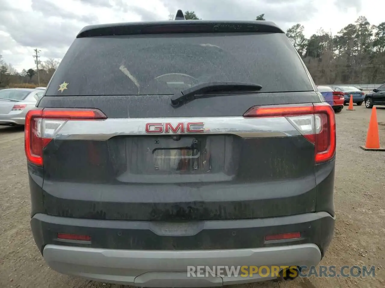 6 Photograph of a damaged car 1GKKNKLA9MZ215439 GMC ACADIA 2021