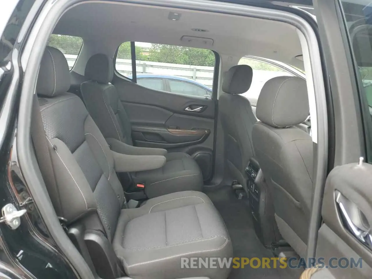 11 Photograph of a damaged car 1GKKNKLAXMZ153646 GMC ACADIA 2021