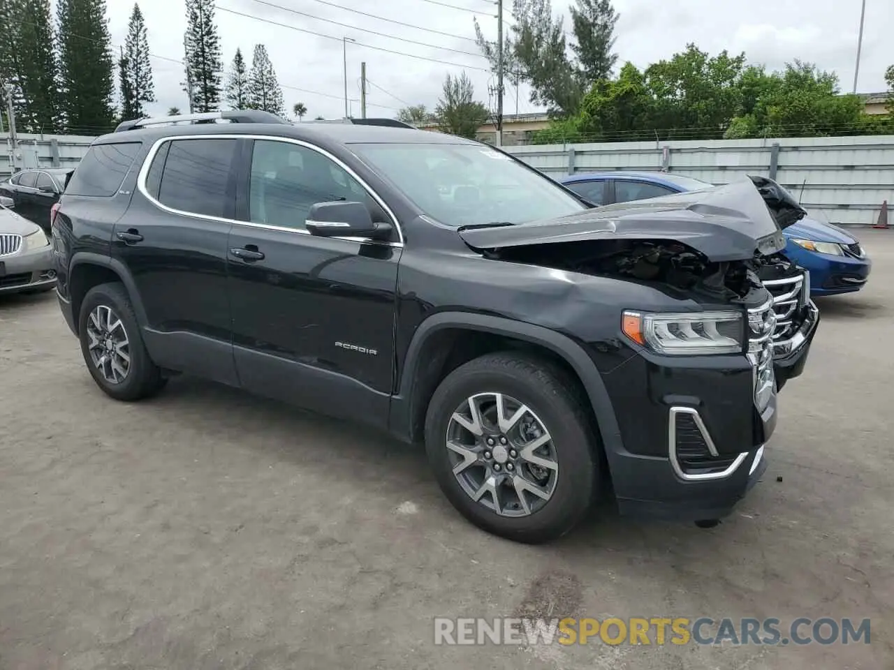 4 Photograph of a damaged car 1GKKNKLAXMZ153646 GMC ACADIA 2021