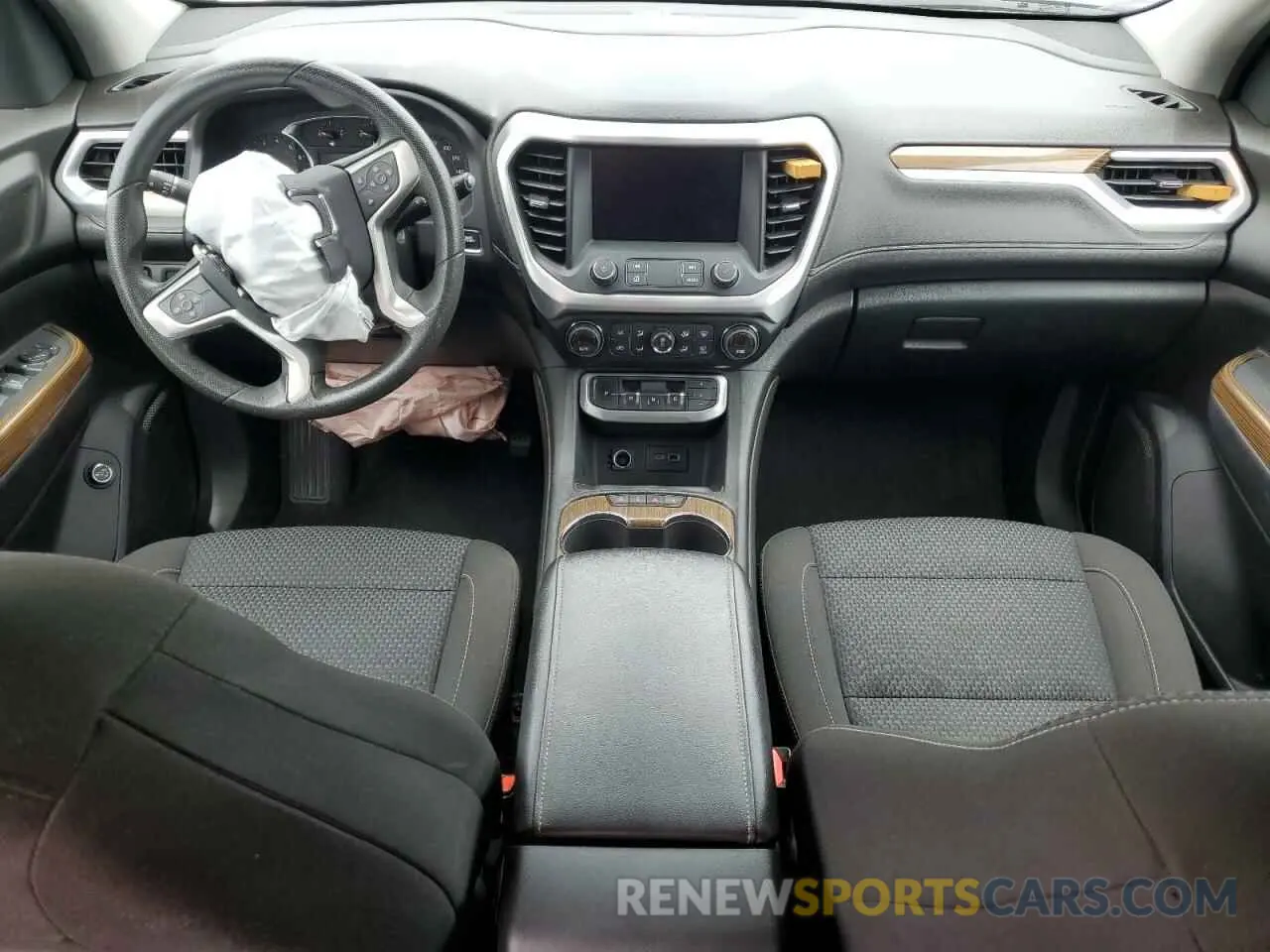 8 Photograph of a damaged car 1GKKNKLAXMZ153646 GMC ACADIA 2021