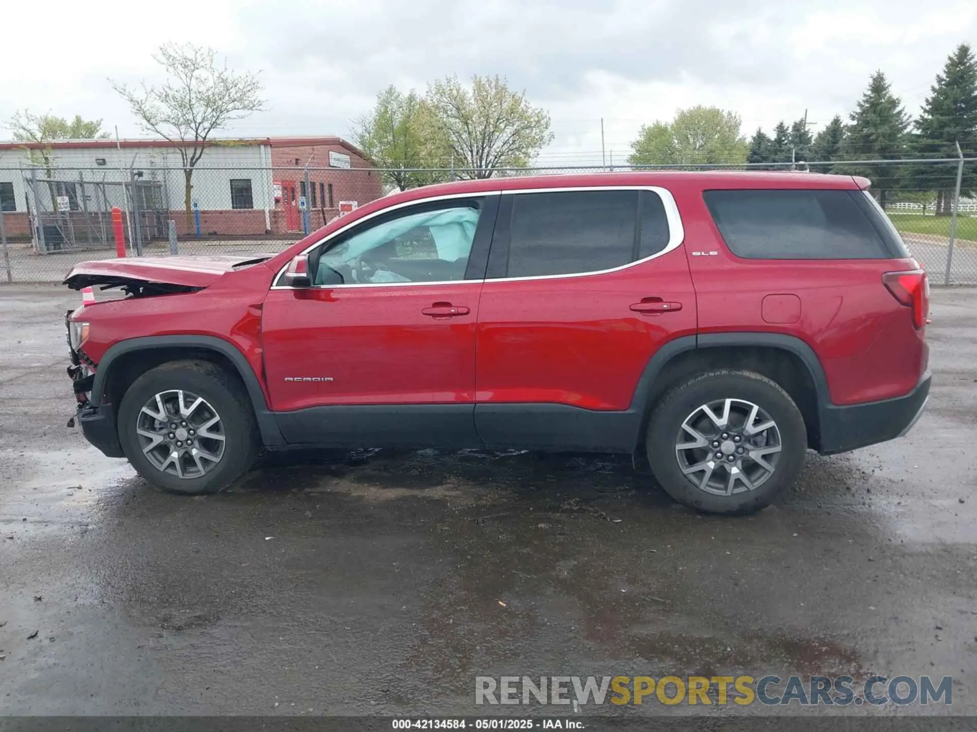 14 Photograph of a damaged car 1GKKNKLS4MZ195111 GMC ACADIA 2021