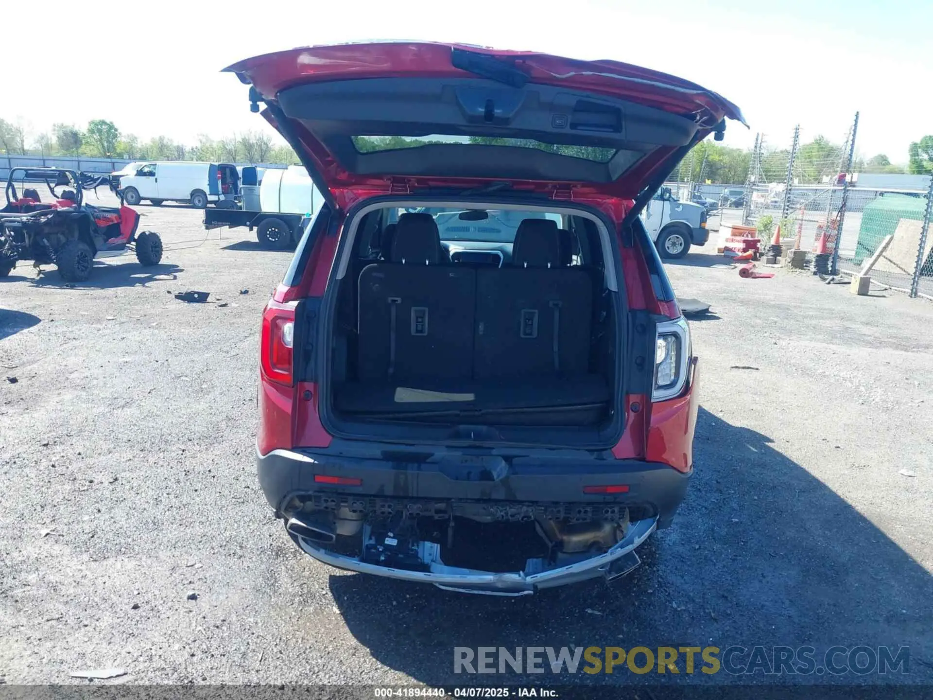8 Photograph of a damaged car 1GKKNKLS5MZ224129 GMC ACADIA 2021
