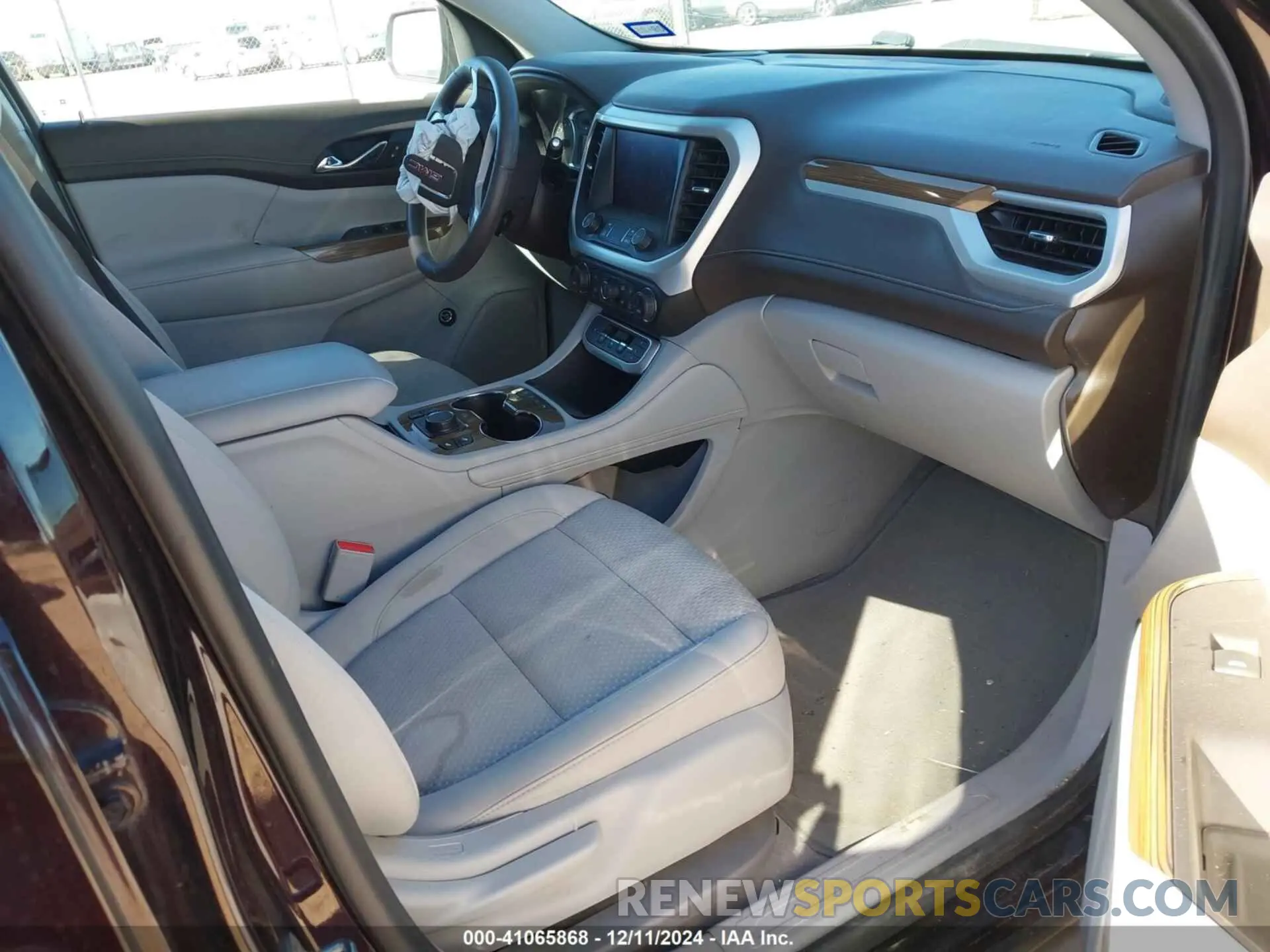 5 Photograph of a damaged car 1GKKNKLS7MZ133735 GMC ACADIA 2021