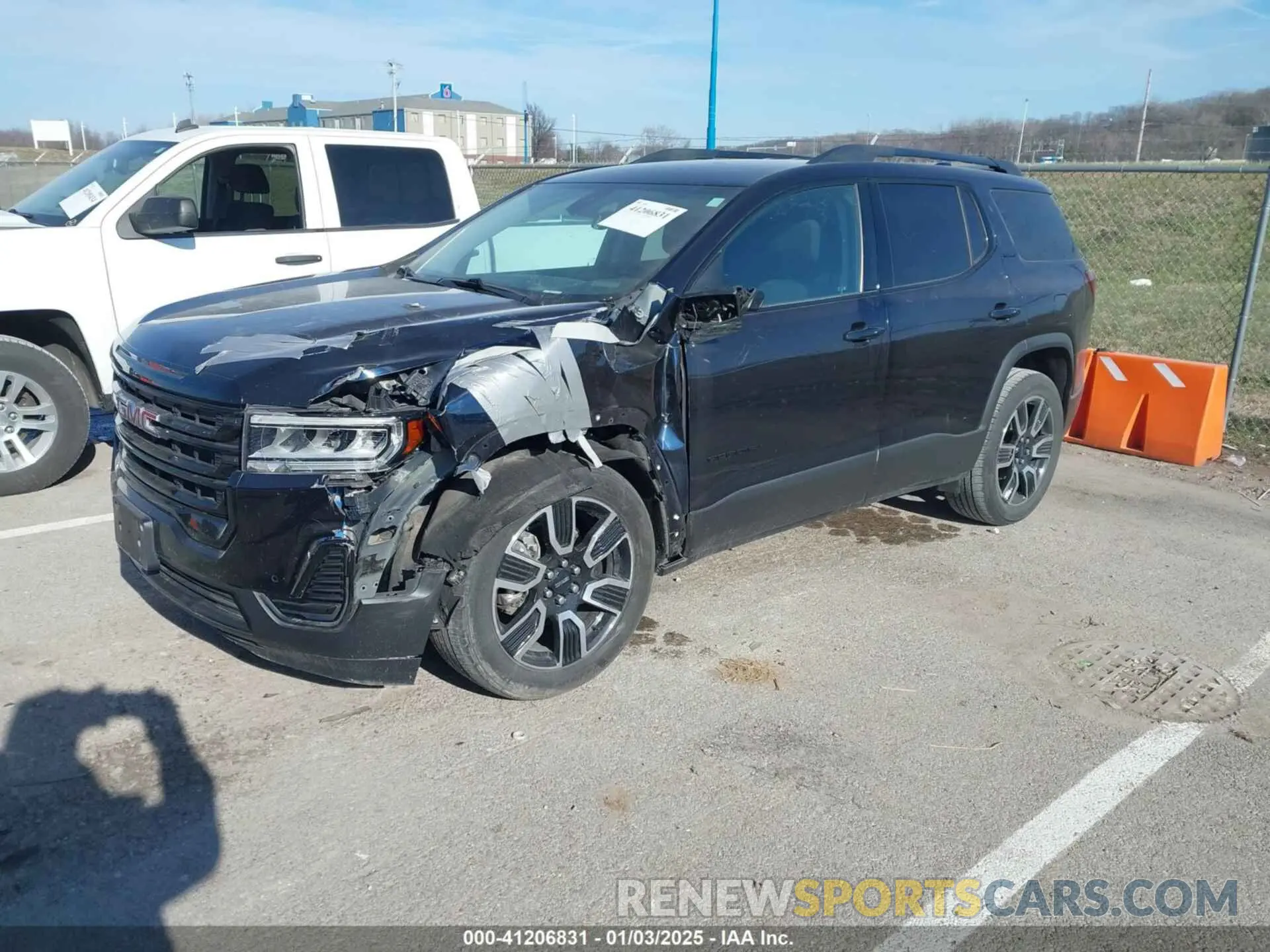 2 Photograph of a damaged car 1GKKNKLS9MZ138922 GMC ACADIA 2021