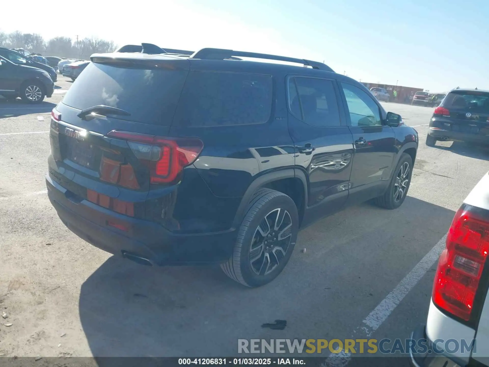 4 Photograph of a damaged car 1GKKNKLS9MZ138922 GMC ACADIA 2021