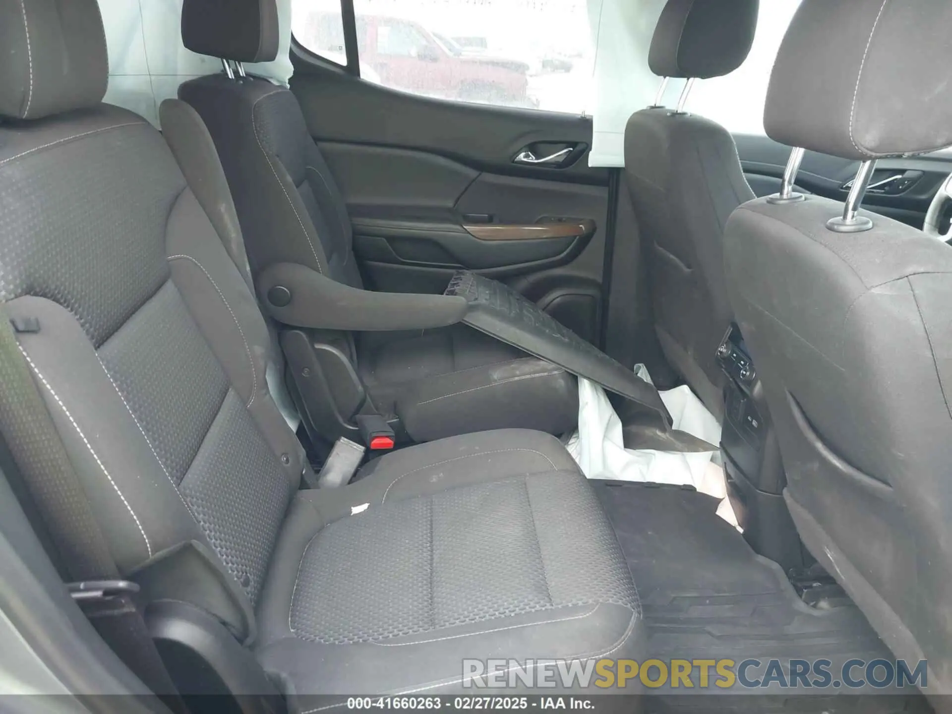 8 Photograph of a damaged car 1GKKNKLSXMZ159150 GMC ACADIA 2021