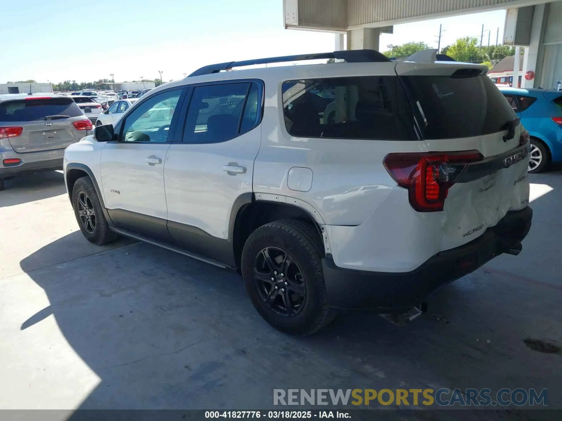 3 Photograph of a damaged car 1GKKNLLS0MZ102445 GMC ACADIA 2021